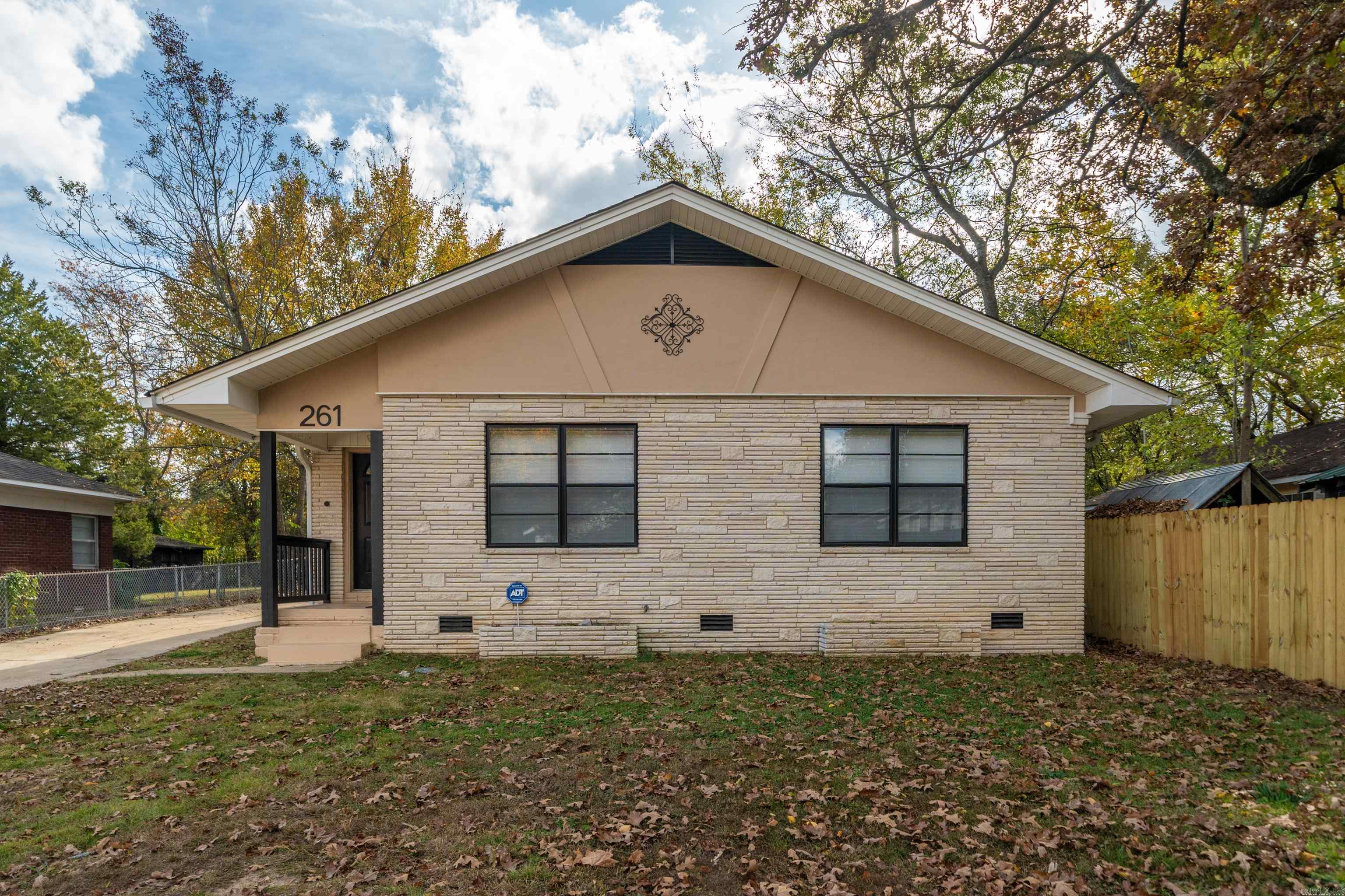 261 Woodlawn Avenue Property Photo 40