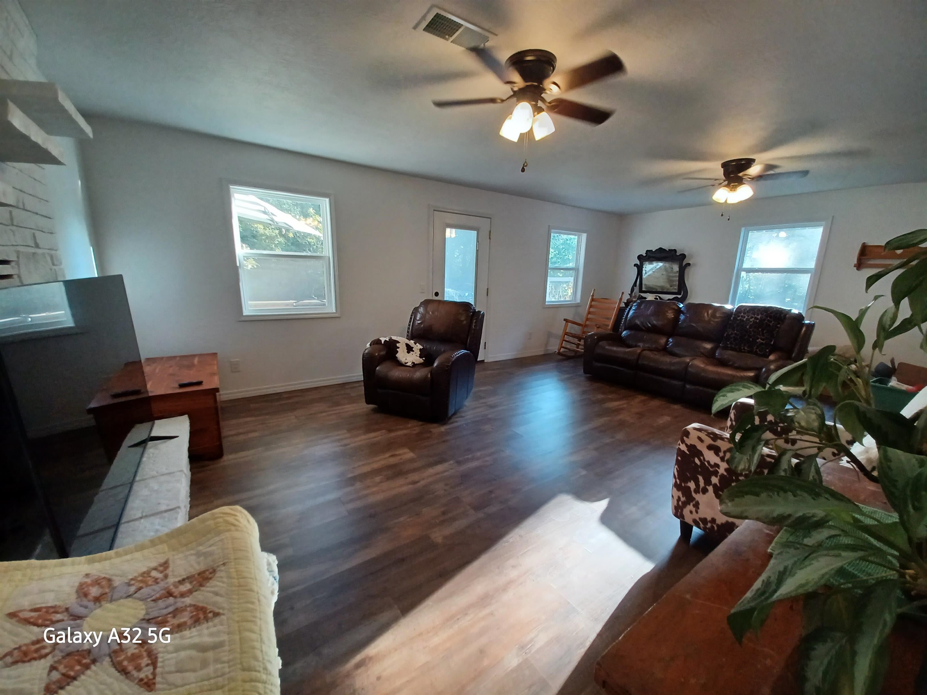 1416 W Cardinal Drive Property Photo 9