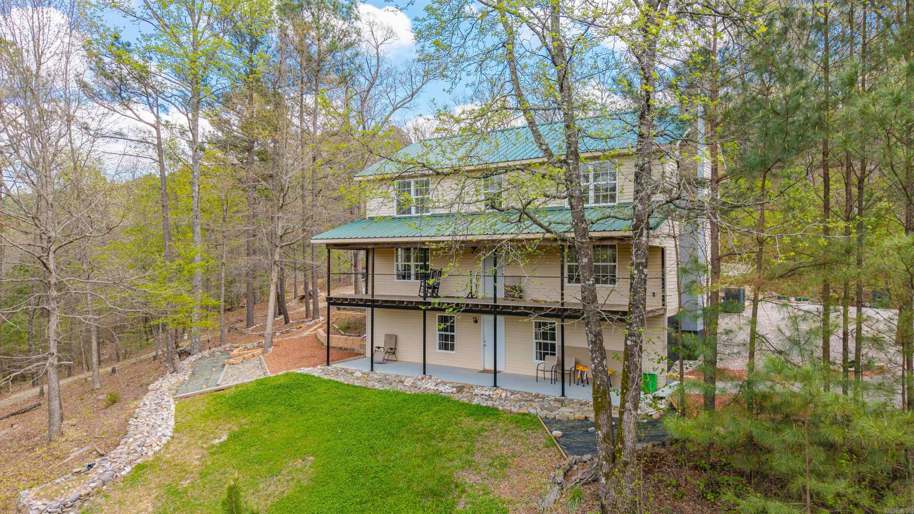 138 Peaceful Valley Trail Property Photo 3