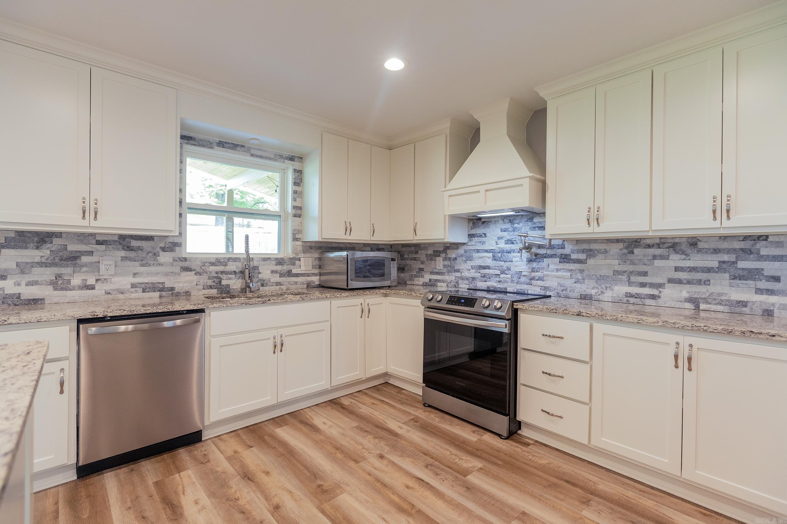 3412 North Hills Boulevard Property Photo 13