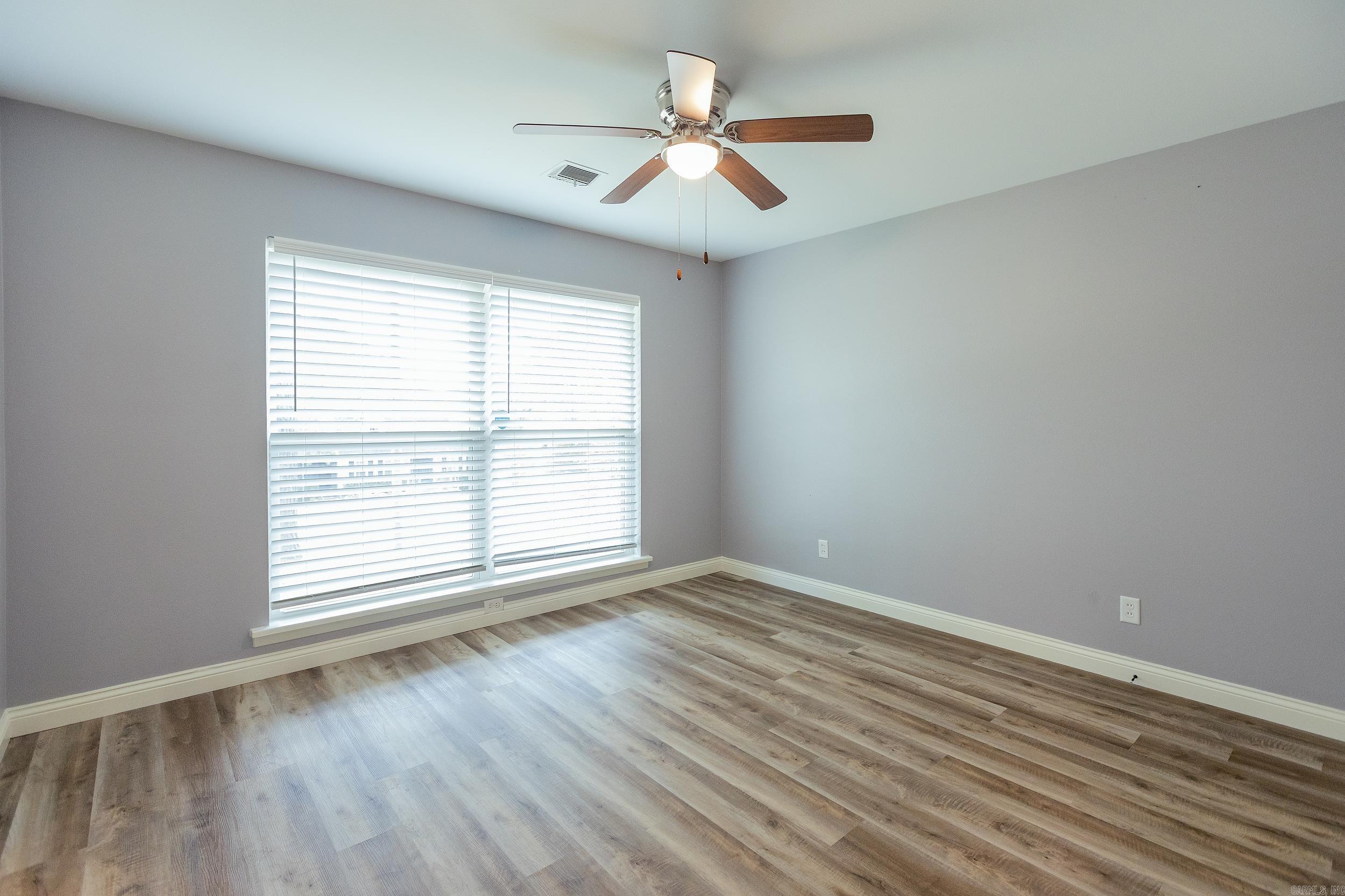 3412 North Hills Boulevard Property Photo 27