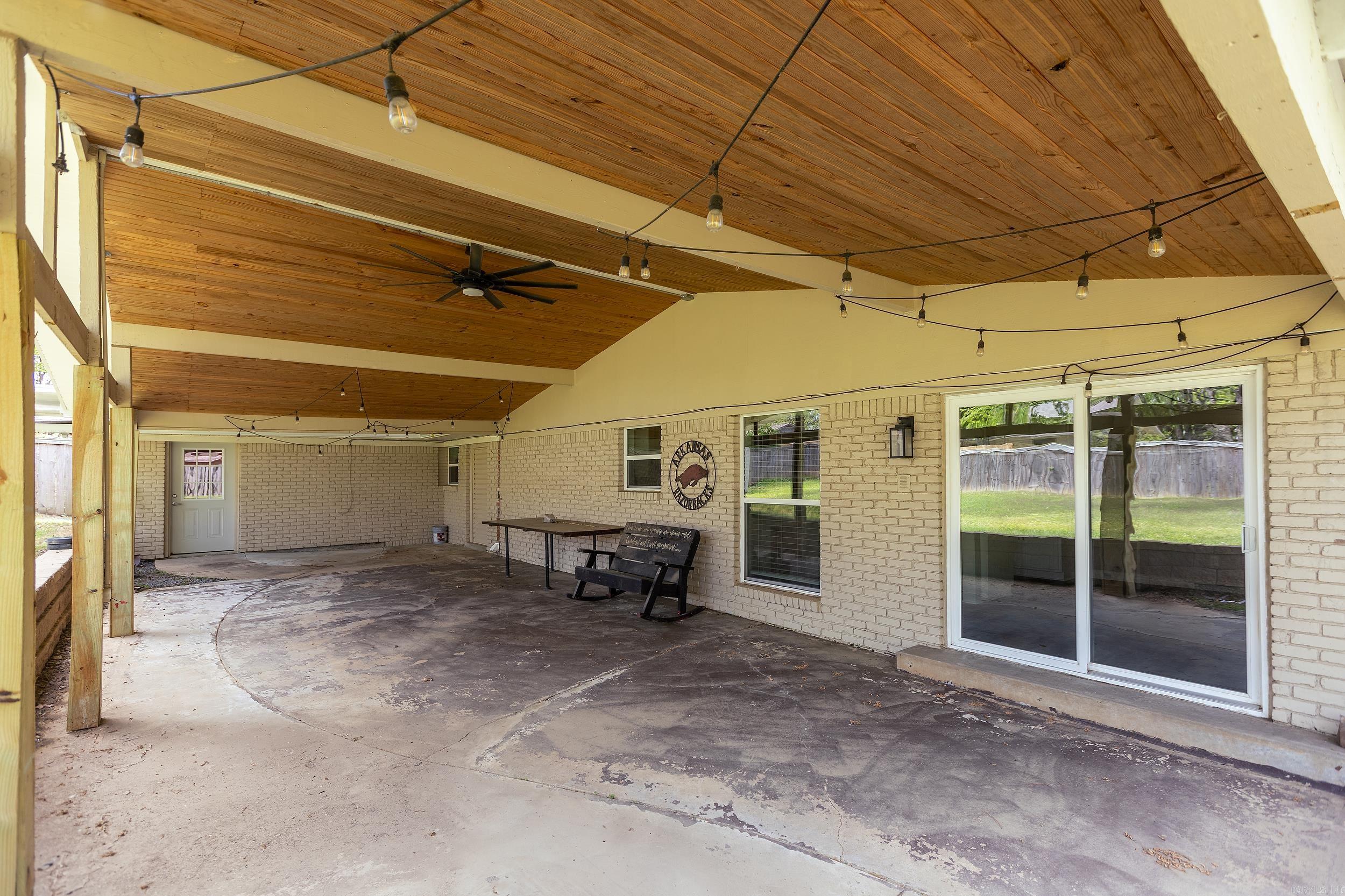 3412 North Hills Boulevard Property Photo 34