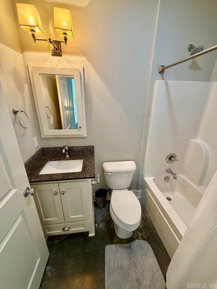 306 W 6th St Property Photo 9