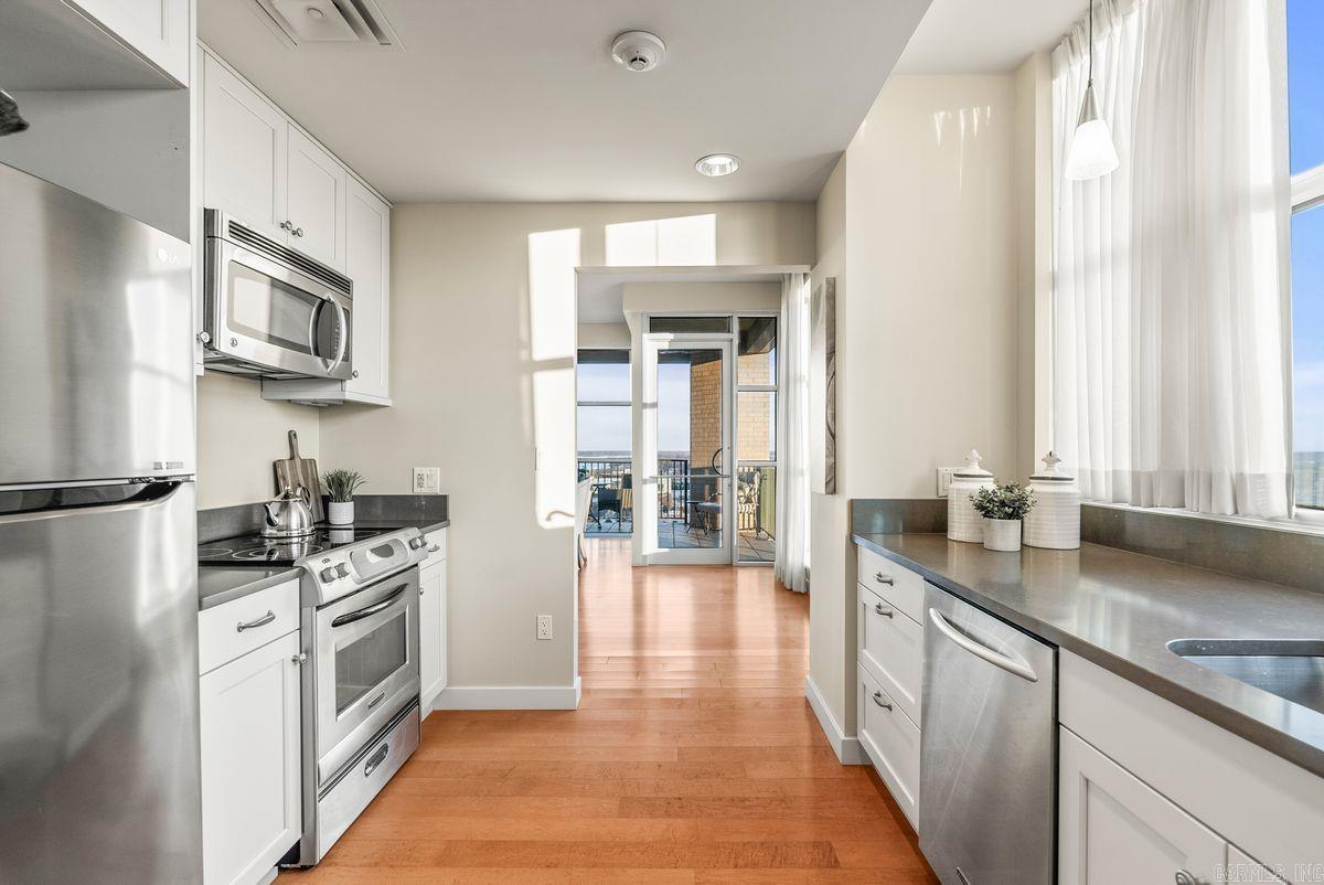 521 E President Clinton Ave #1402 1402 Property Photo 17