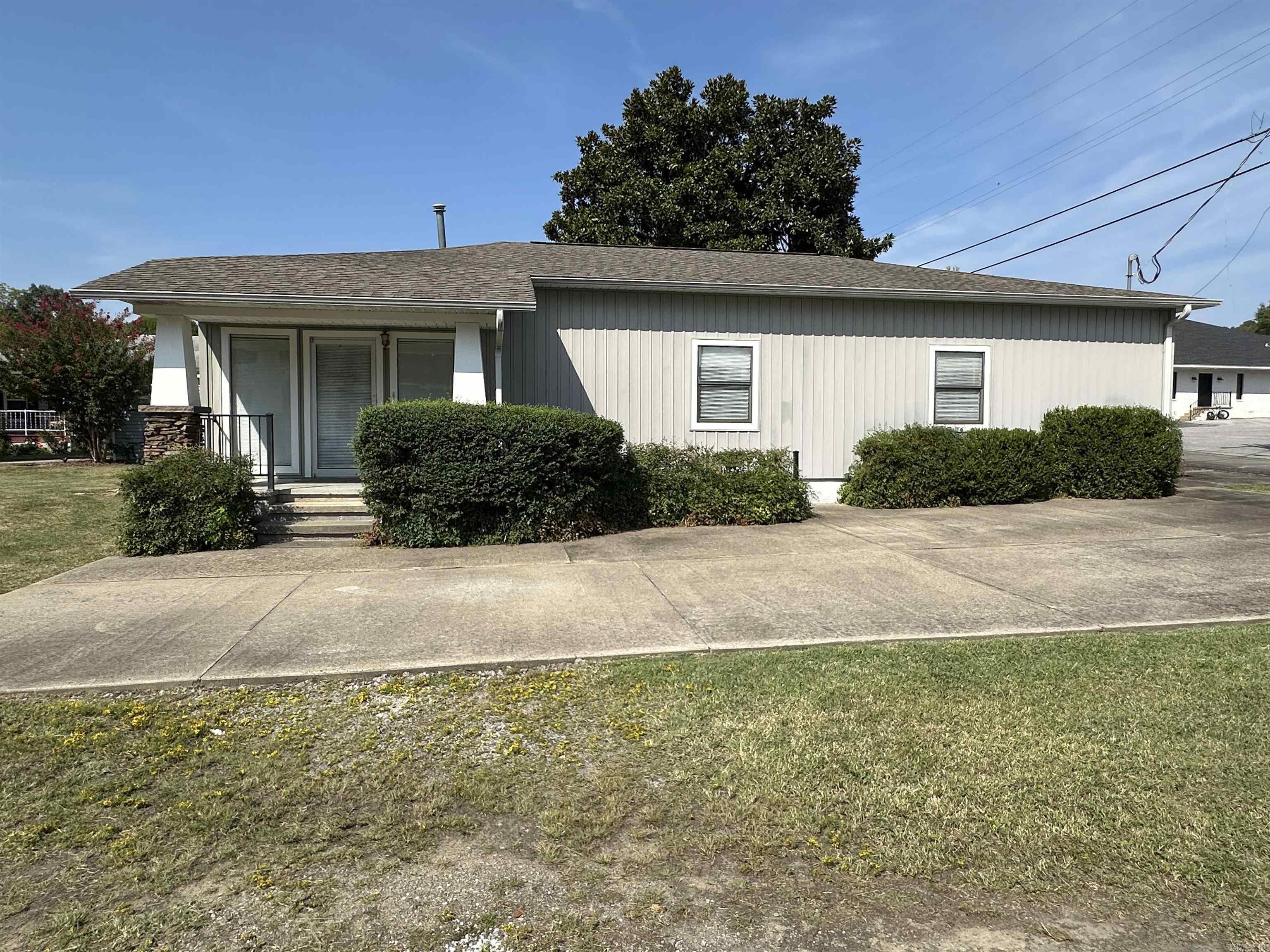 220 S 4th Street Property Photo 1