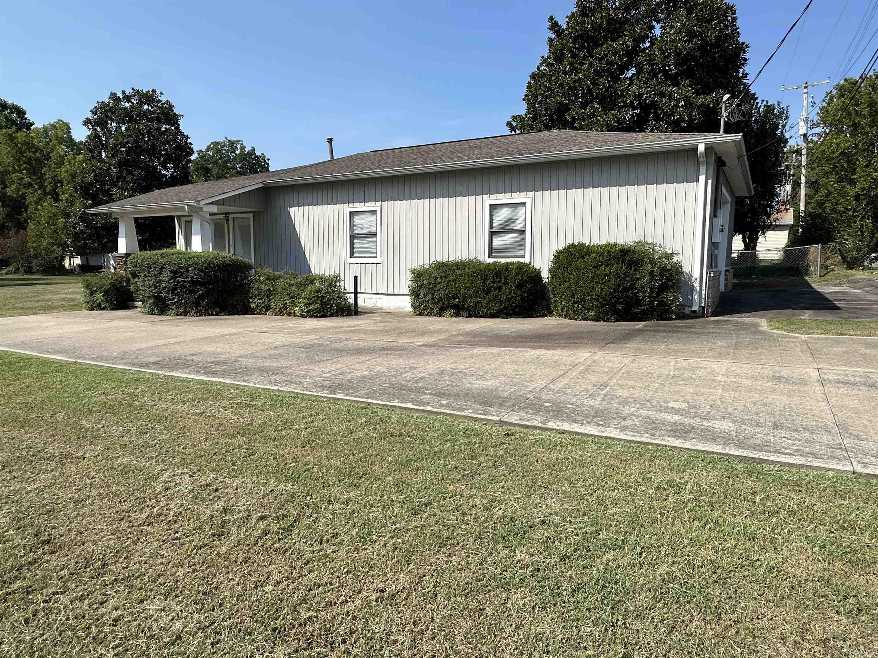 220 S 4th Street Property Photo 2
