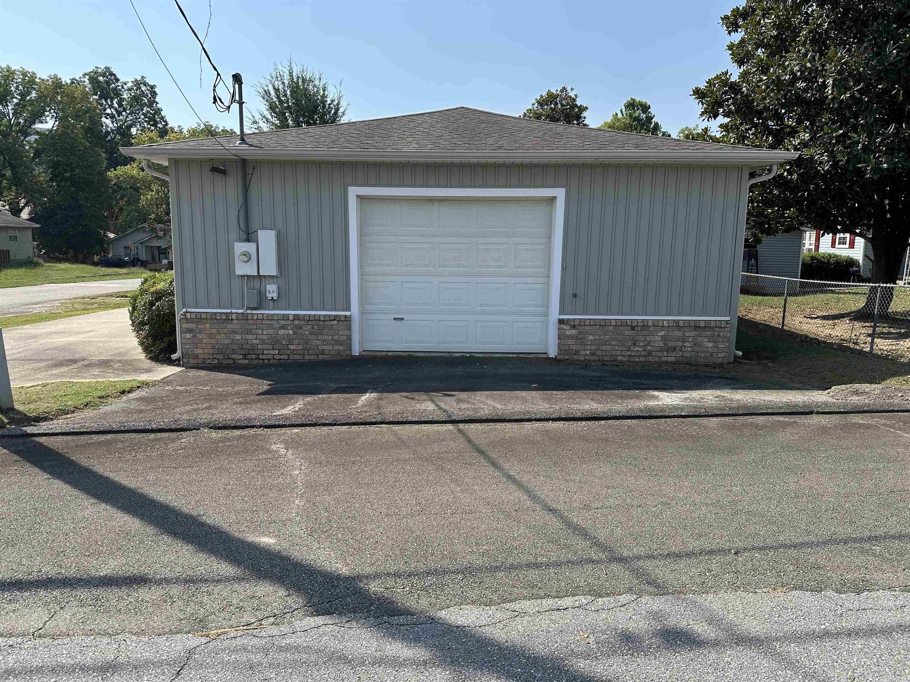 220 S 4th Street Property Photo 4