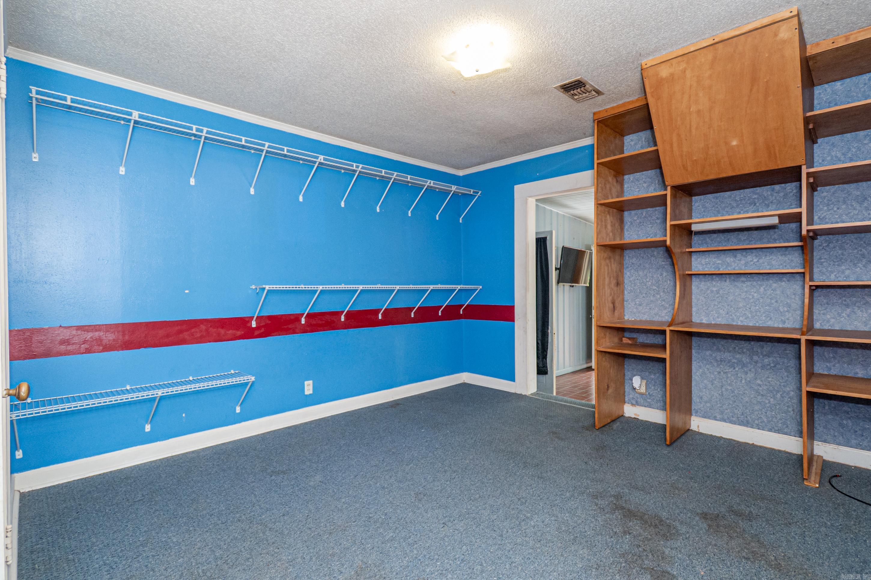 172 N Broadway Property Photo 11