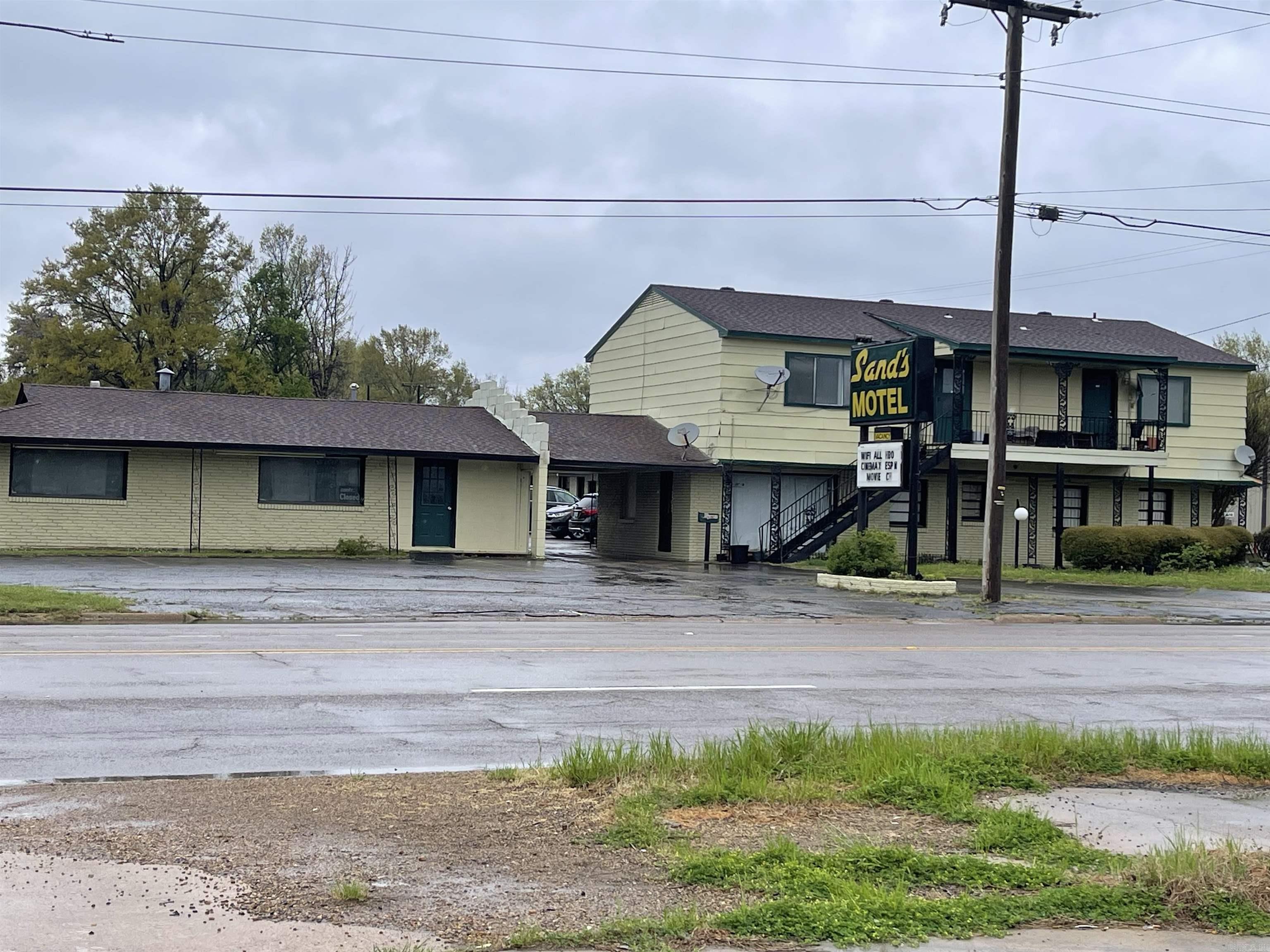 1086 Us 49 Highway Property Photo 1