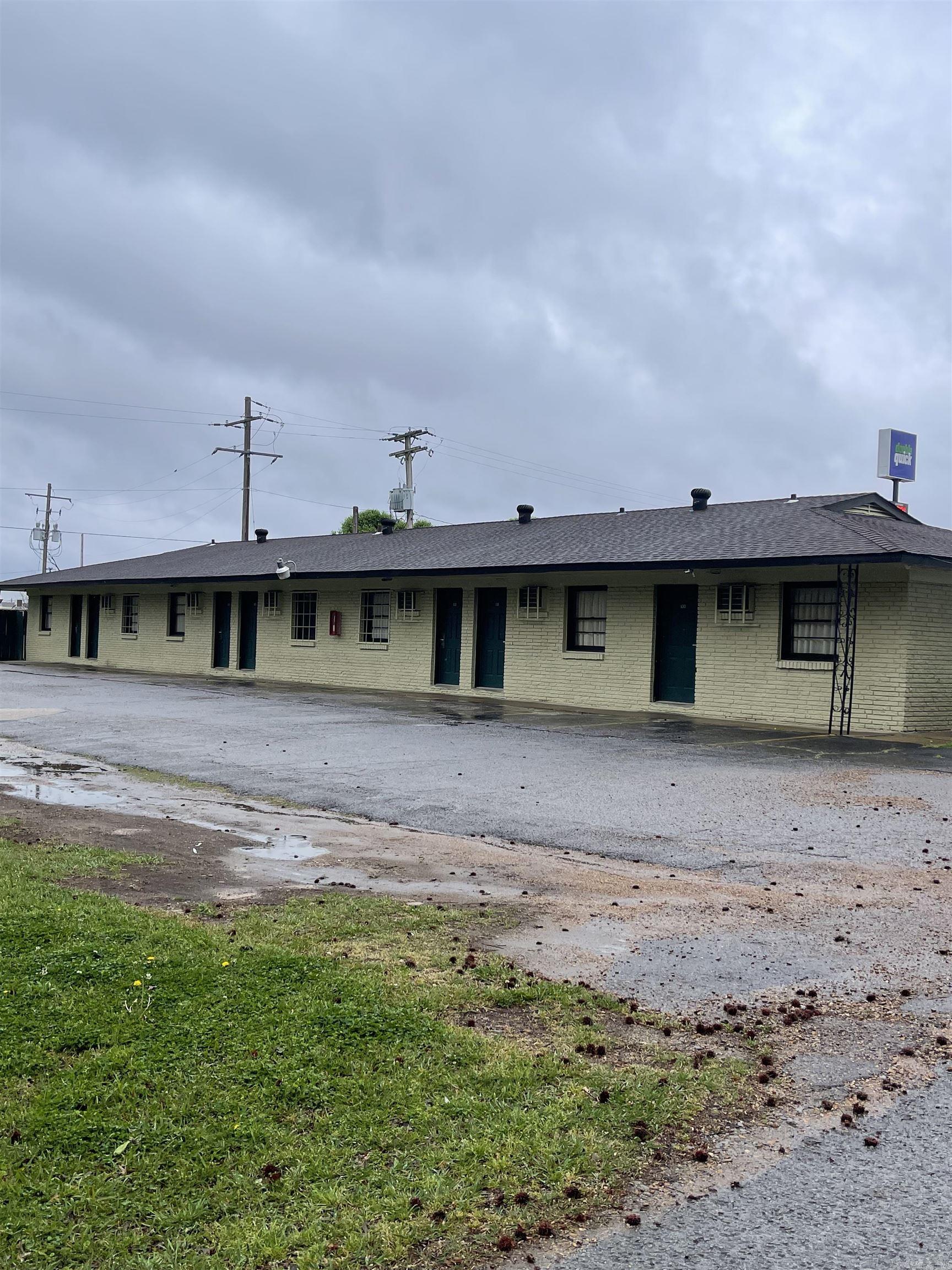 1086 Us 49 Highway Property Photo 3