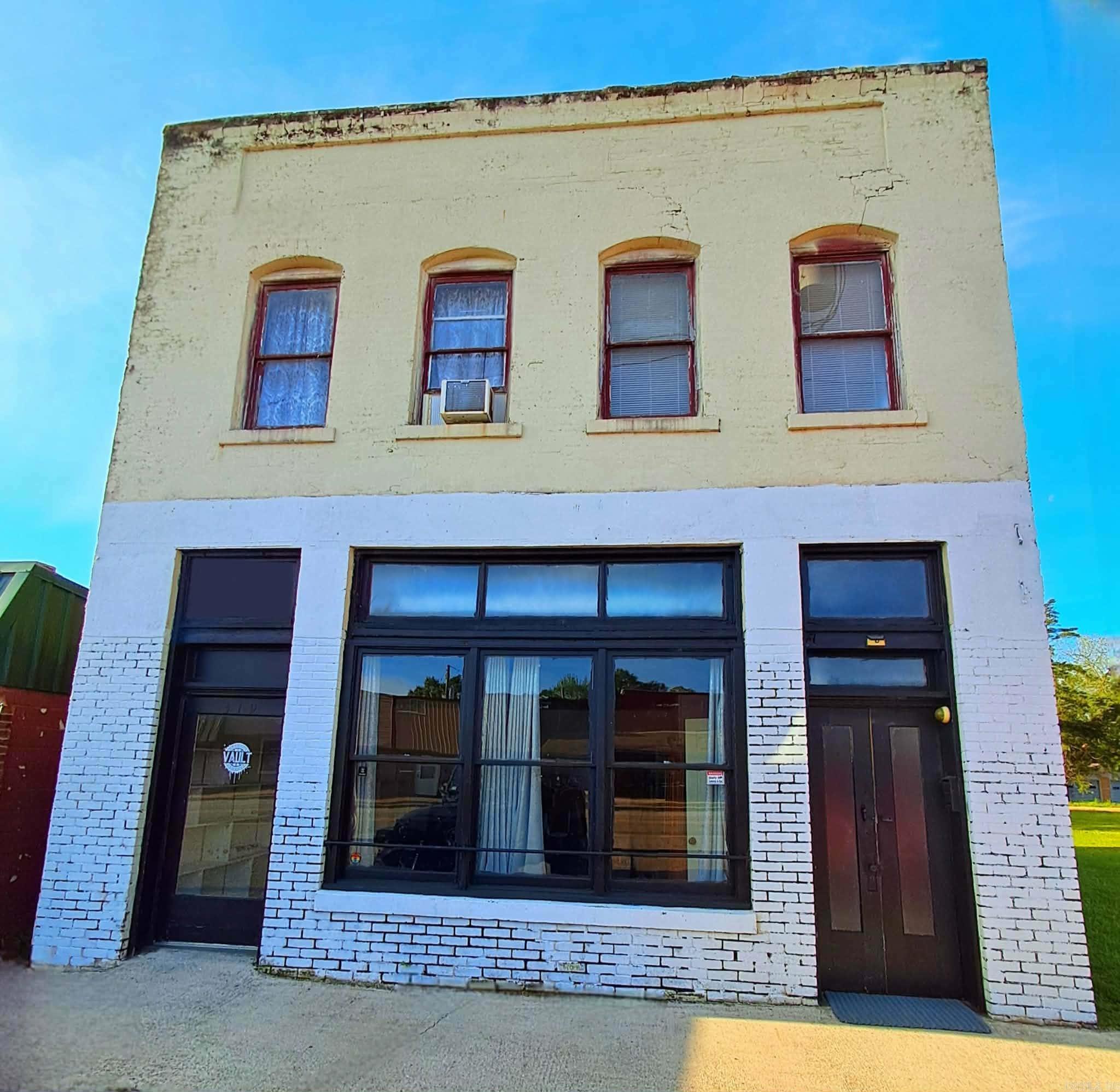 317 & 319 E Runnels Street Property Photo 1
