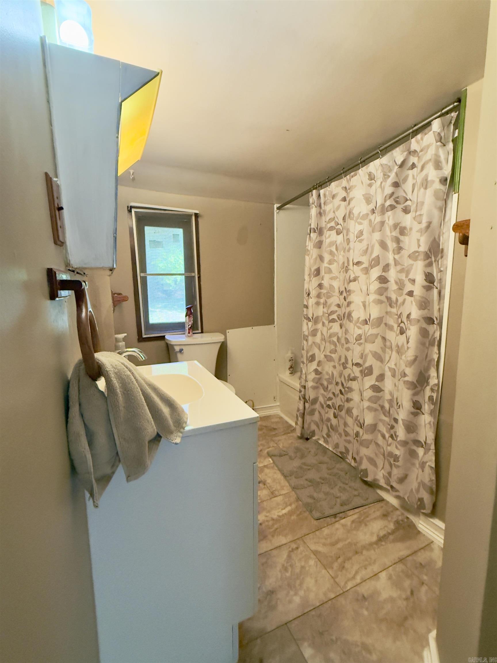 240 Dexter Ln Property Photo 13