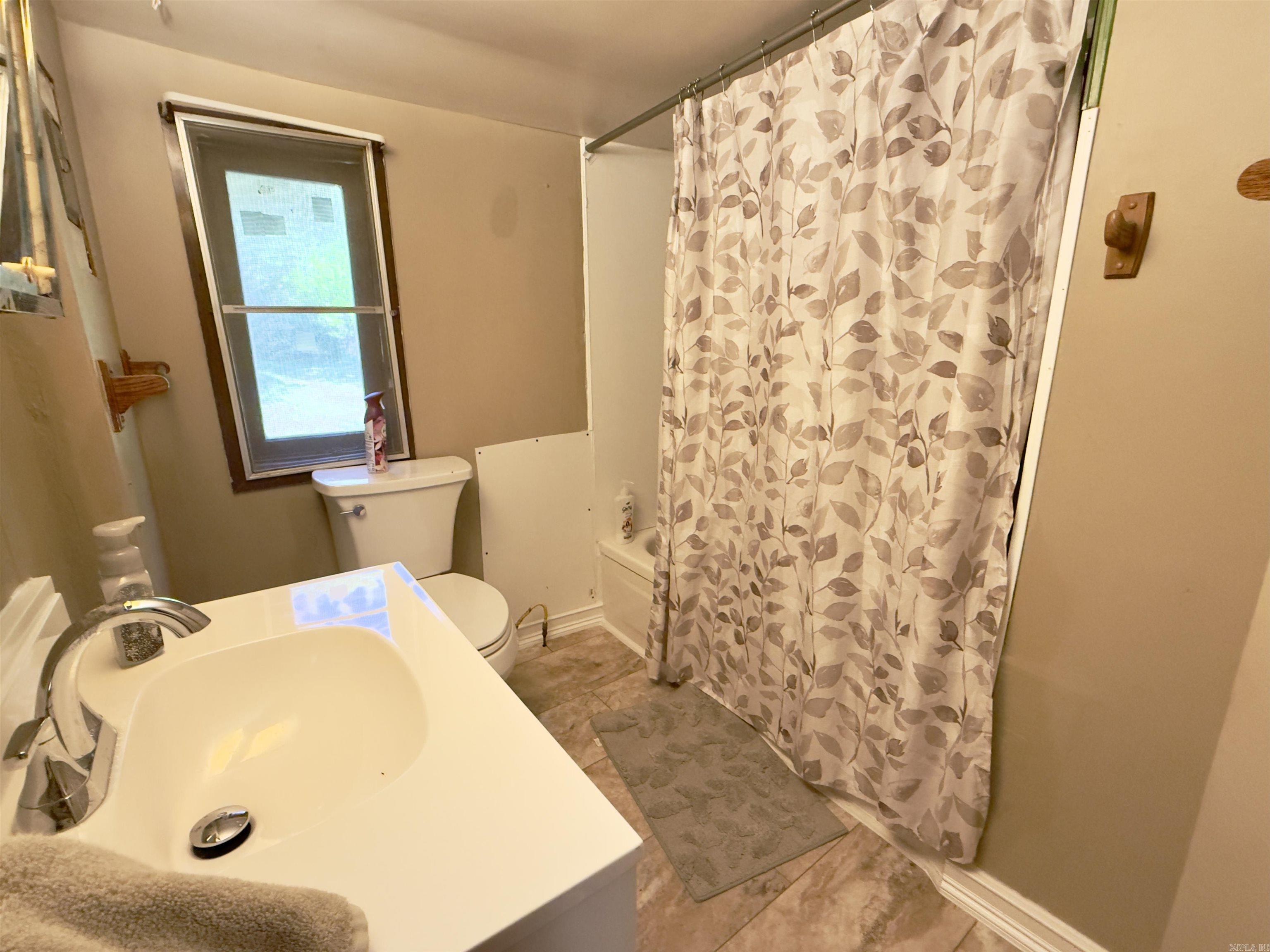 240 Dexter Ln Property Photo 14