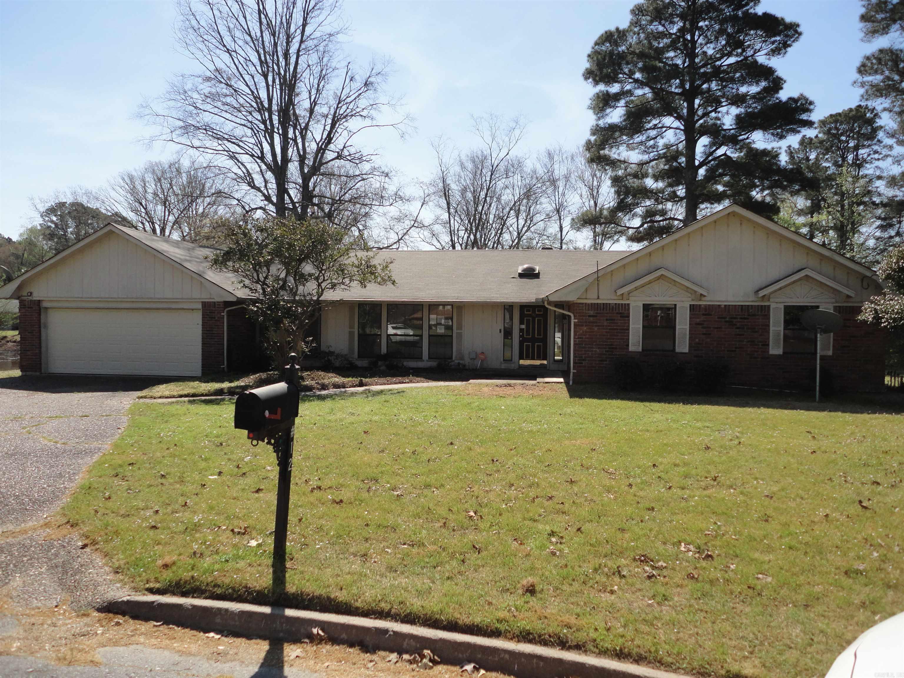 12 Regency Lane Property Photo 1