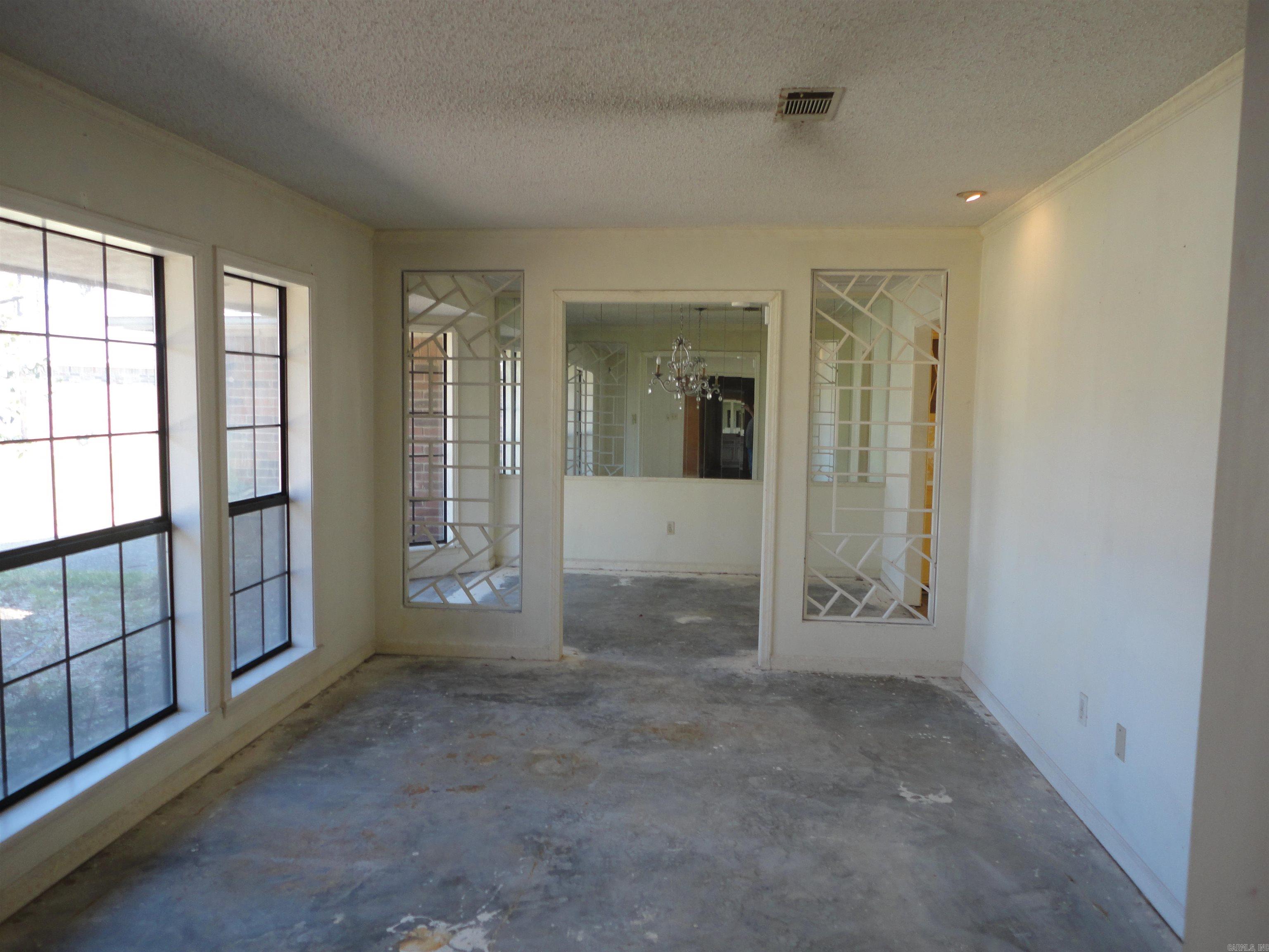 12 Regency Lane Property Photo 6