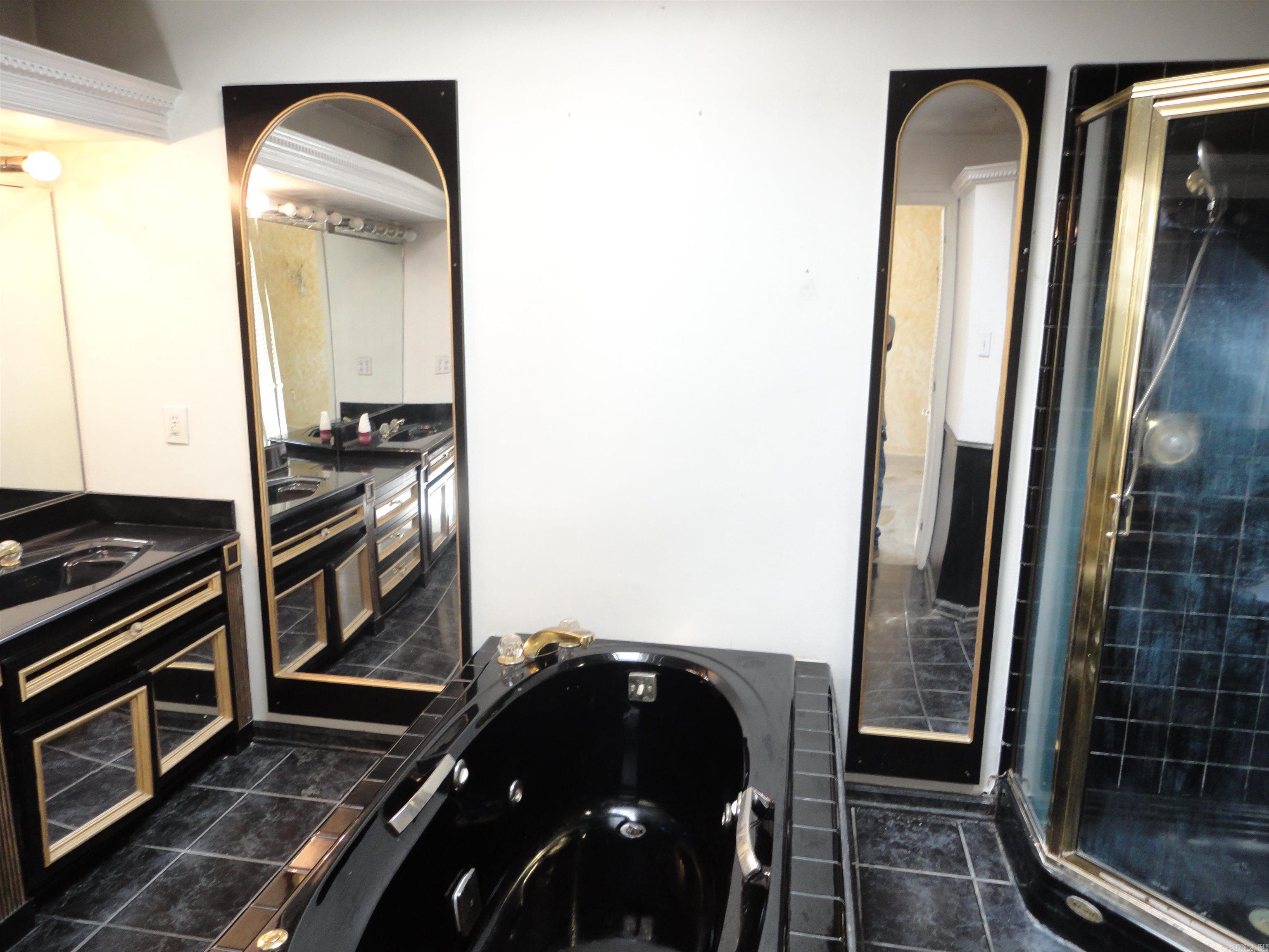 12 Regency Lane Property Photo 22