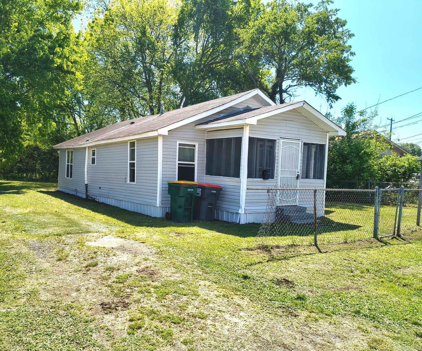 515 S Louisiana Property Photo 3