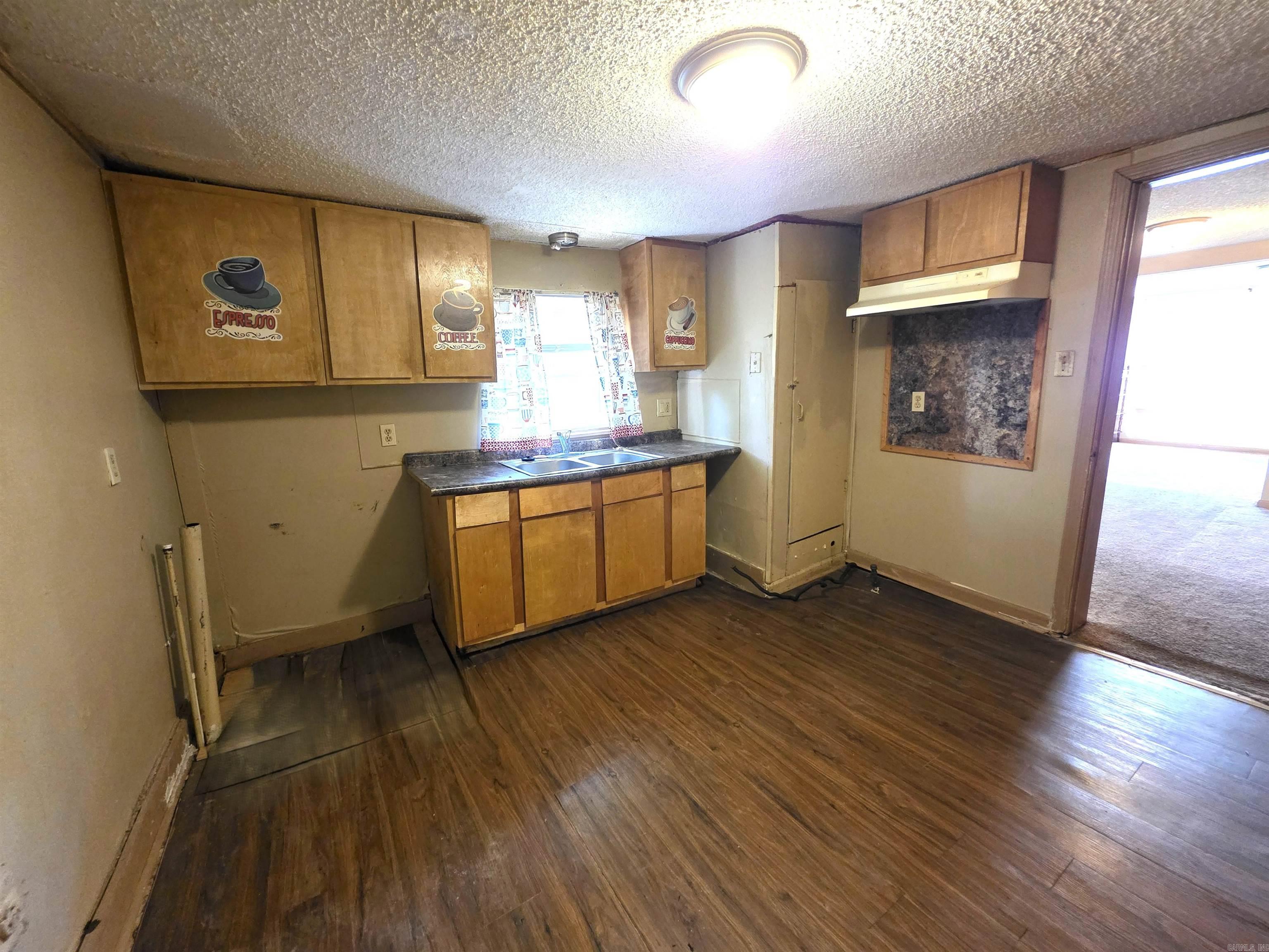 515 S Louisiana Property Photo 11