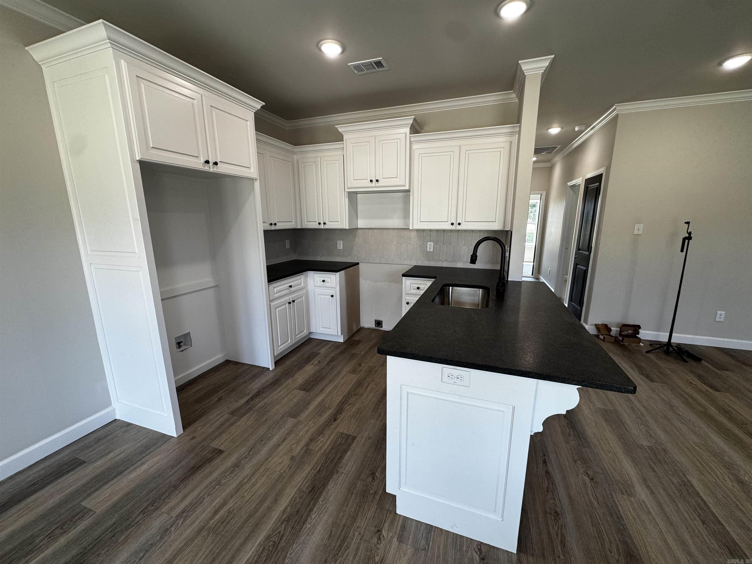 2022 Skylark Drive Property Photo 6