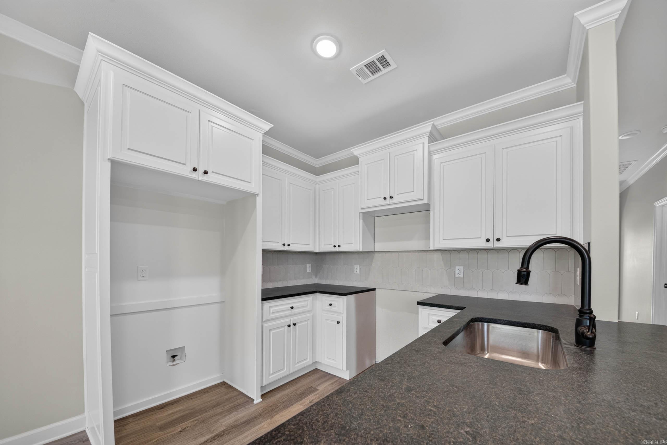 2022 Skylark Drive Property Photo 11