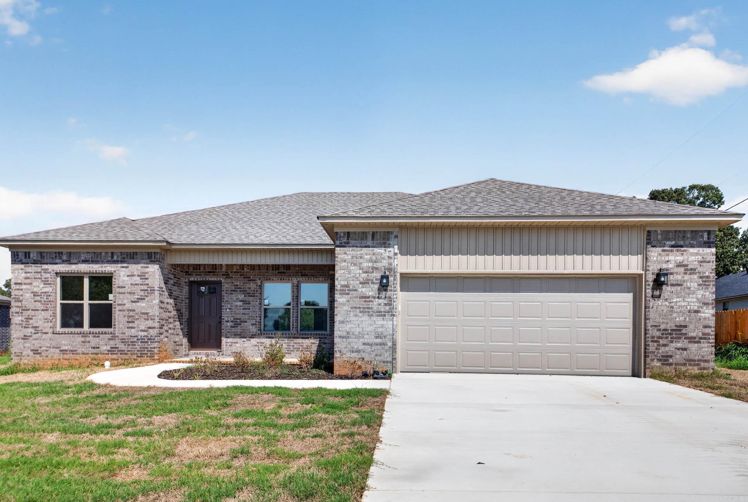2020 Skylark Drive Property Photo 3