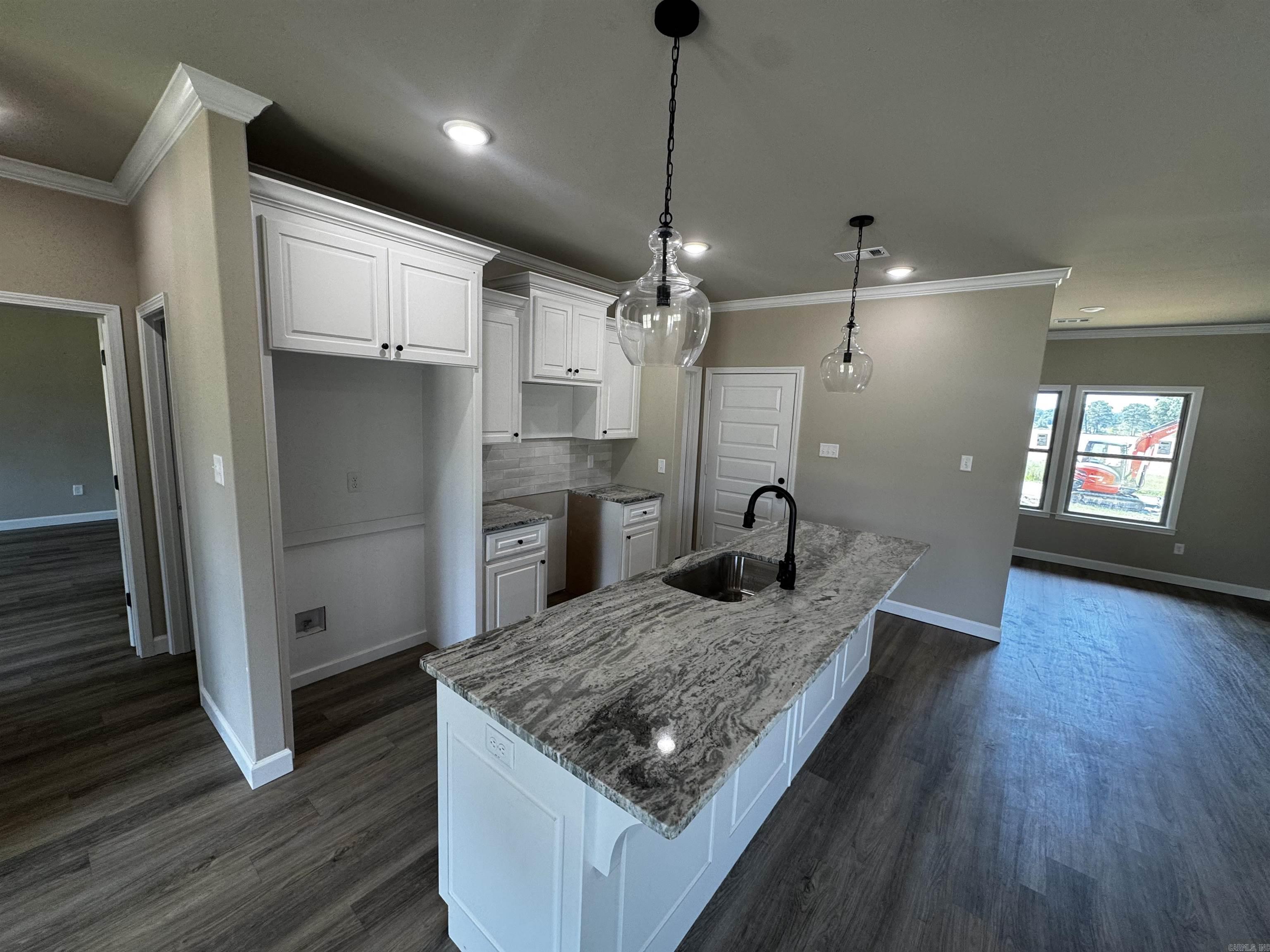 2020 Skylark Drive Property Photo 4