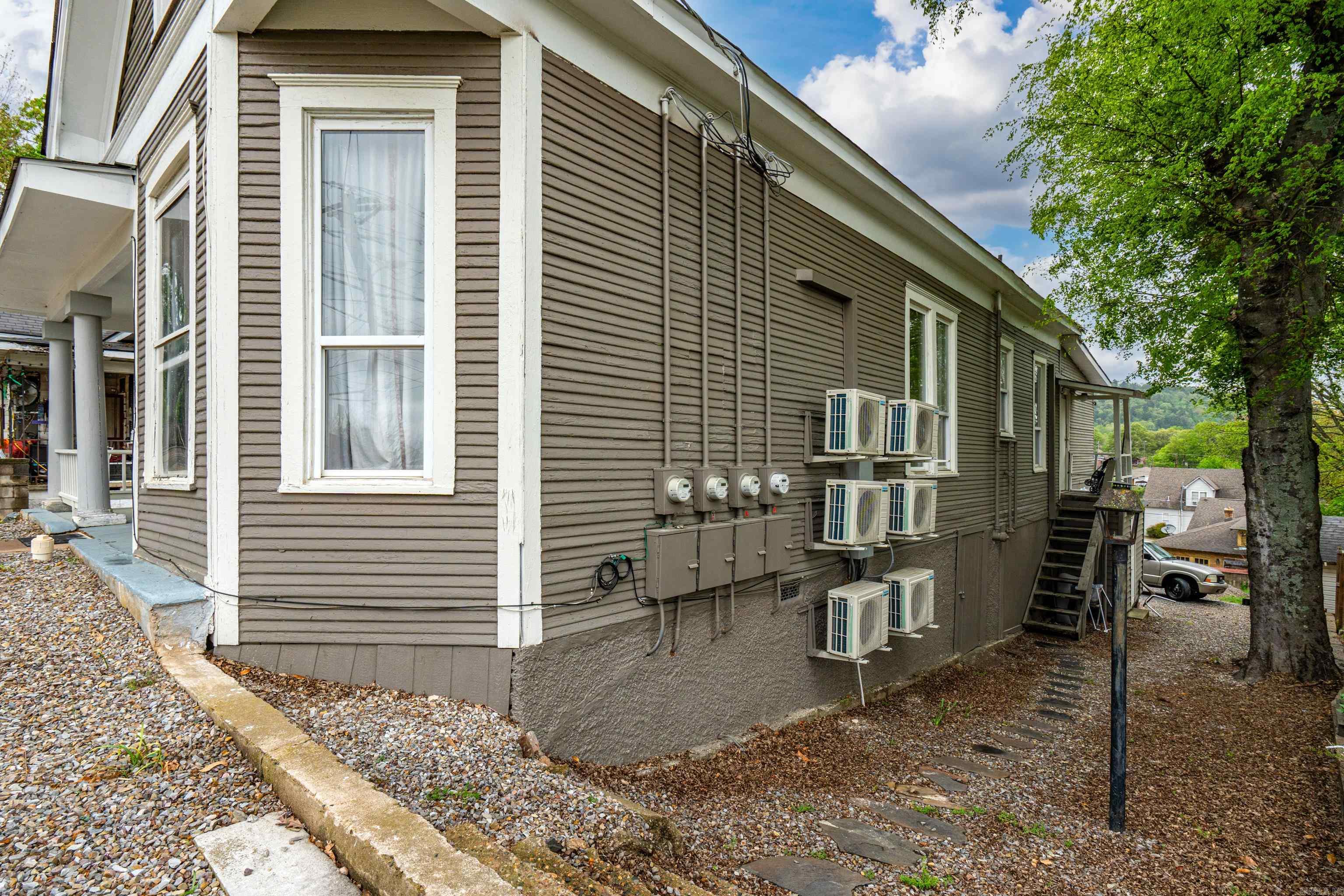 118 Garland Ave Property Photo 18