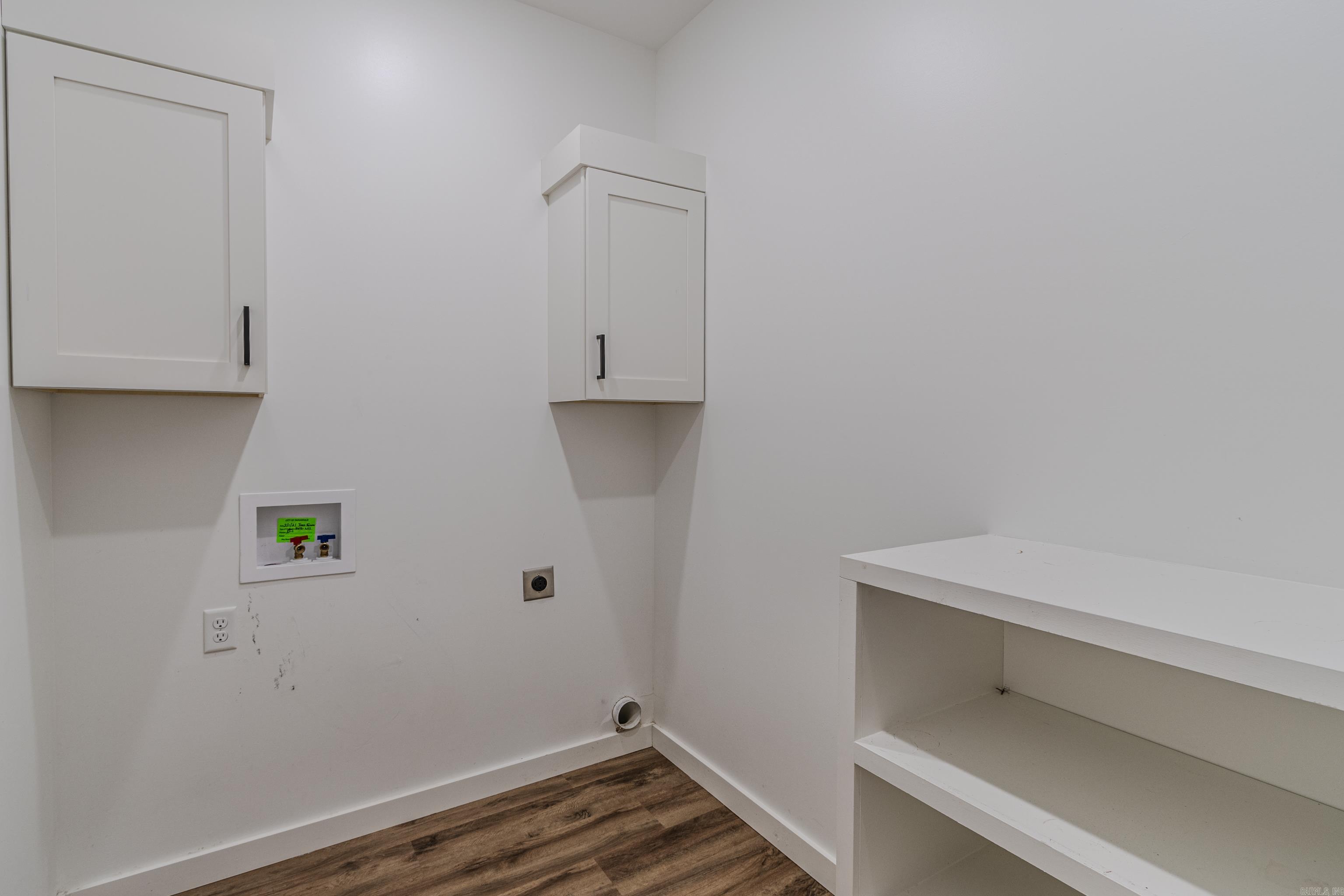 3202 Fairview Rd. Property Photo 5
