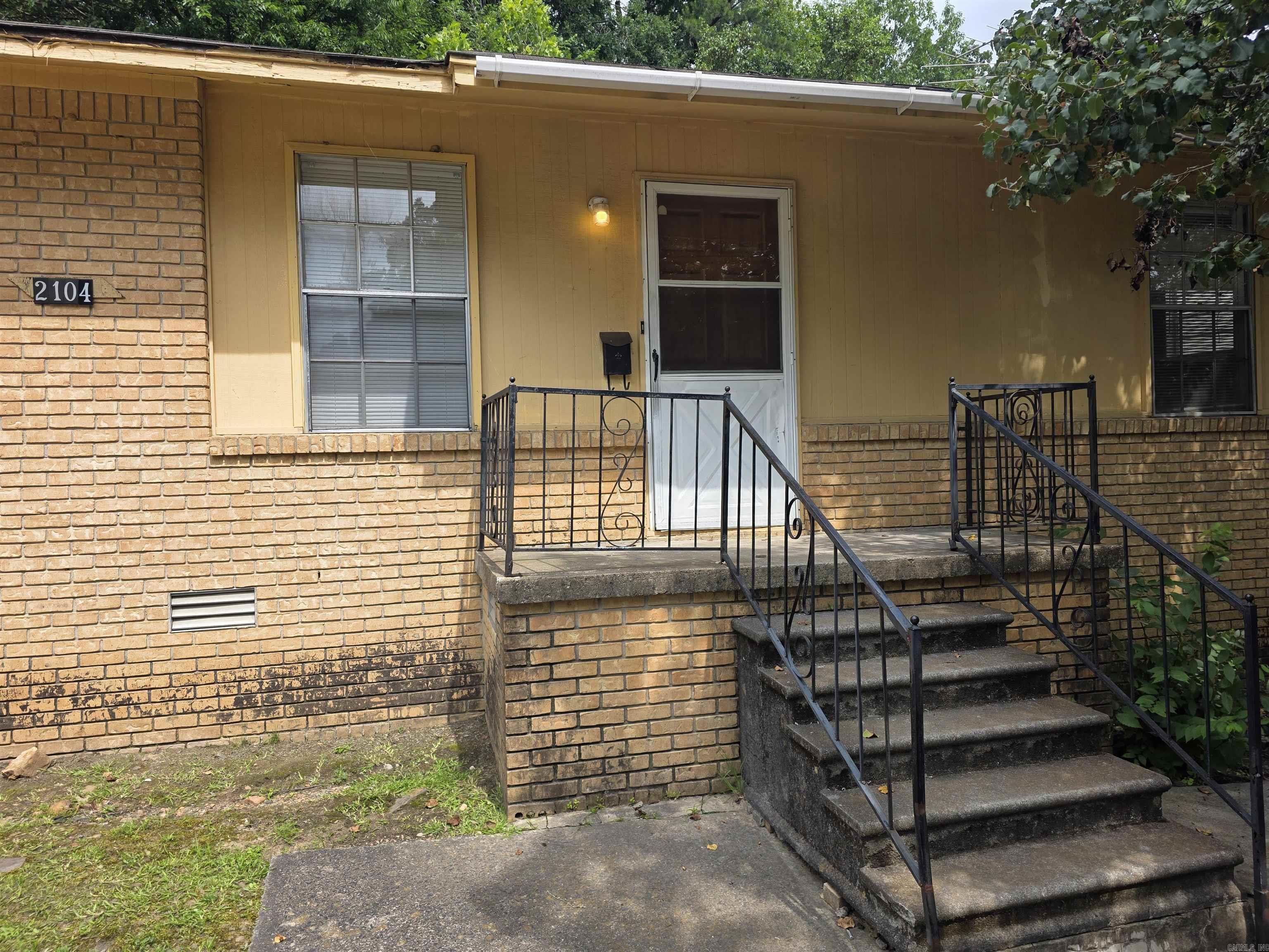 2104 Virginia Drive Property Photo 1