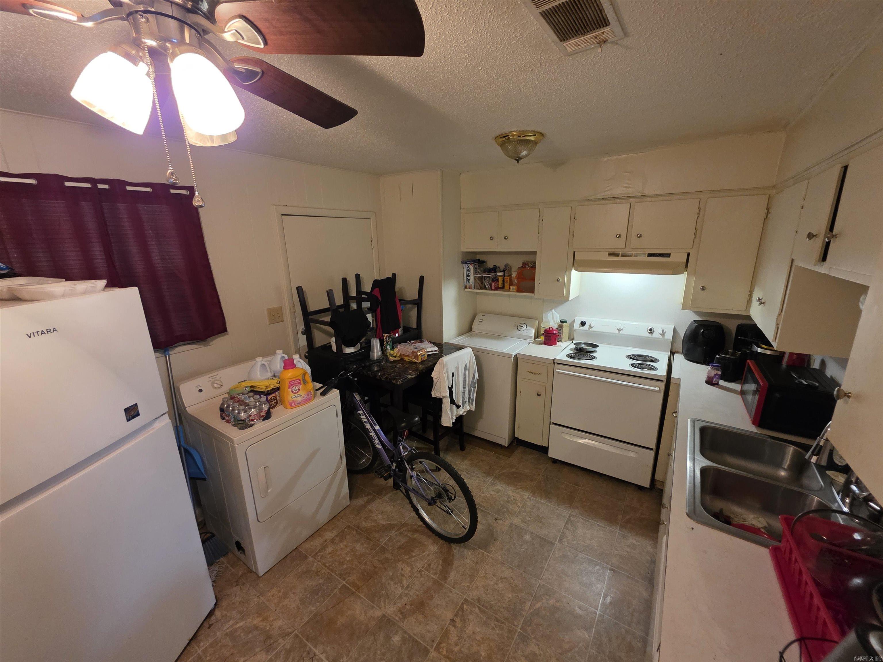 2104 Virginia Drive Property Photo 5