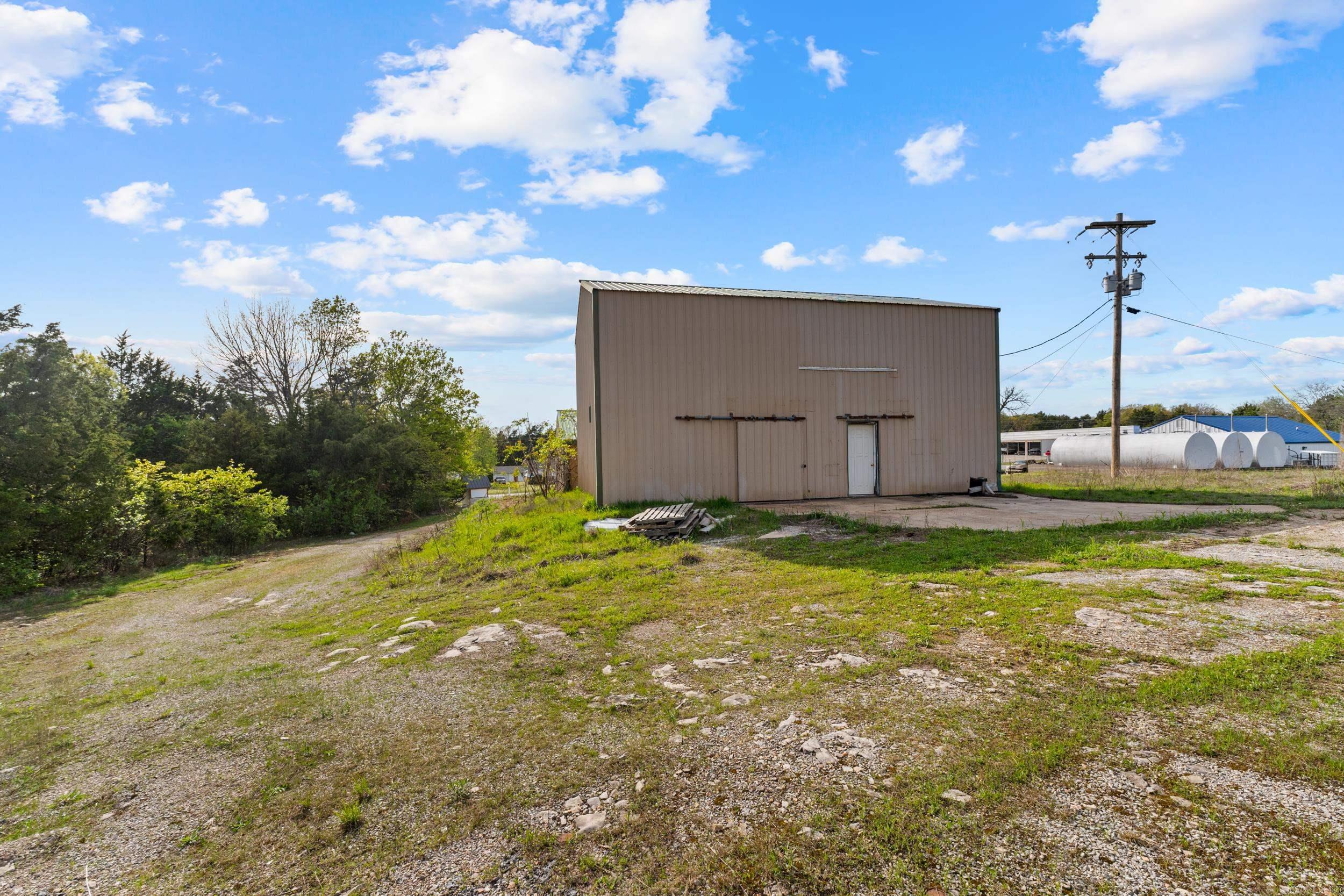 8329 Hwy 201 N Property Photo 16