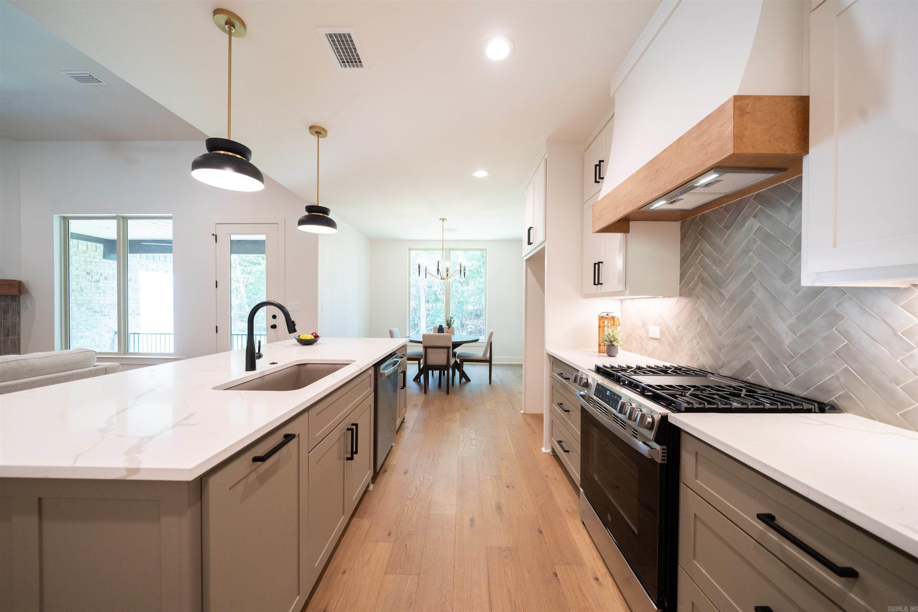 15108 Matterhorn Loop Property Photo 7