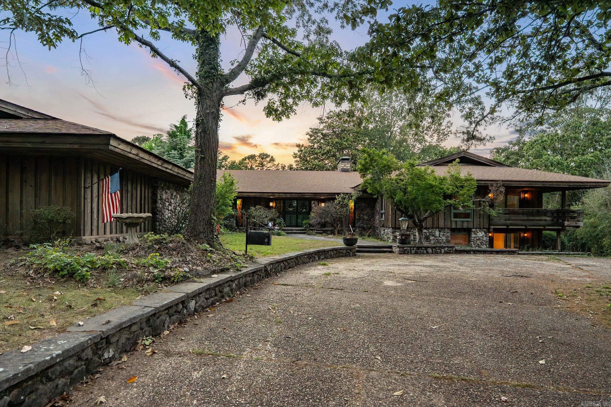 11909 Fairview Road Property Photo 1