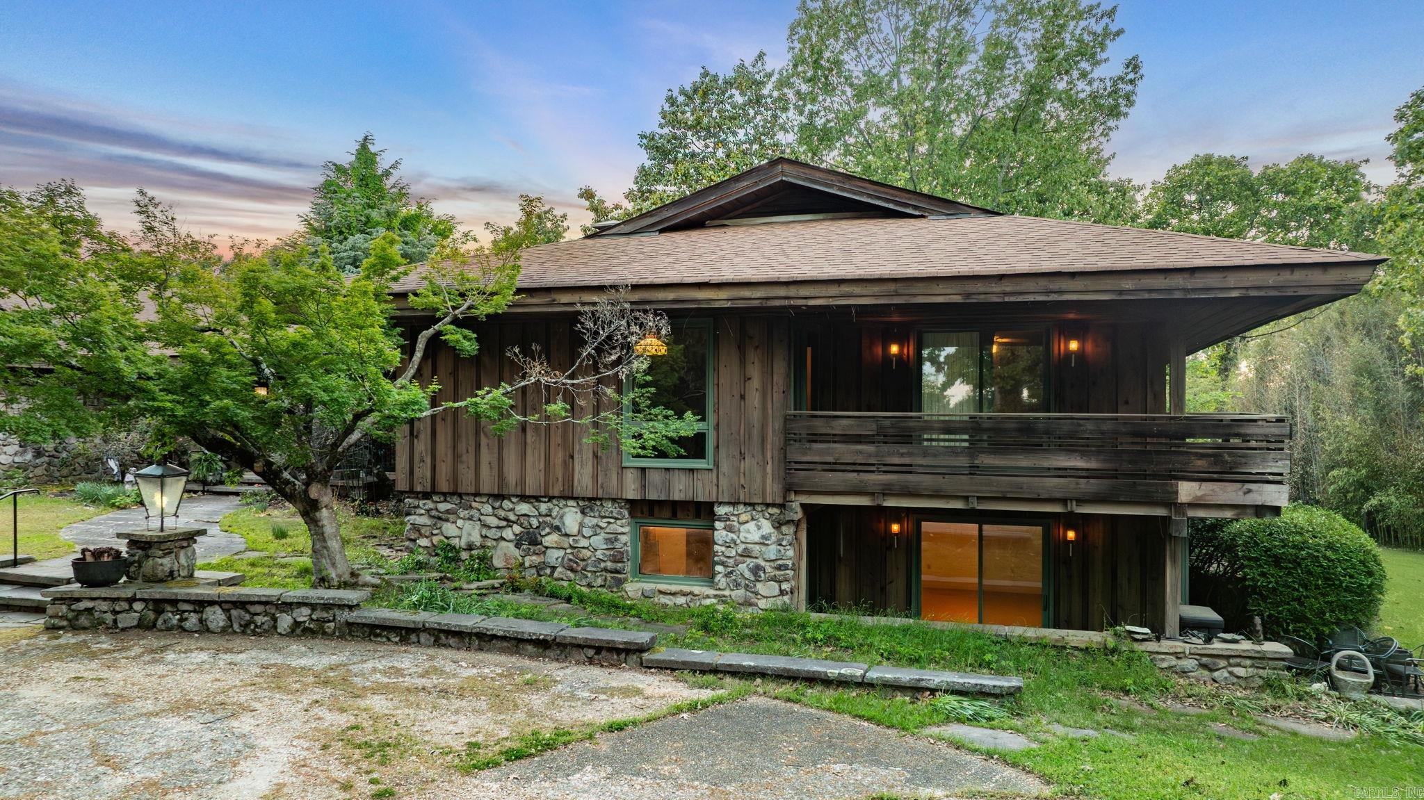 11909 Fairview Road Property Photo 3