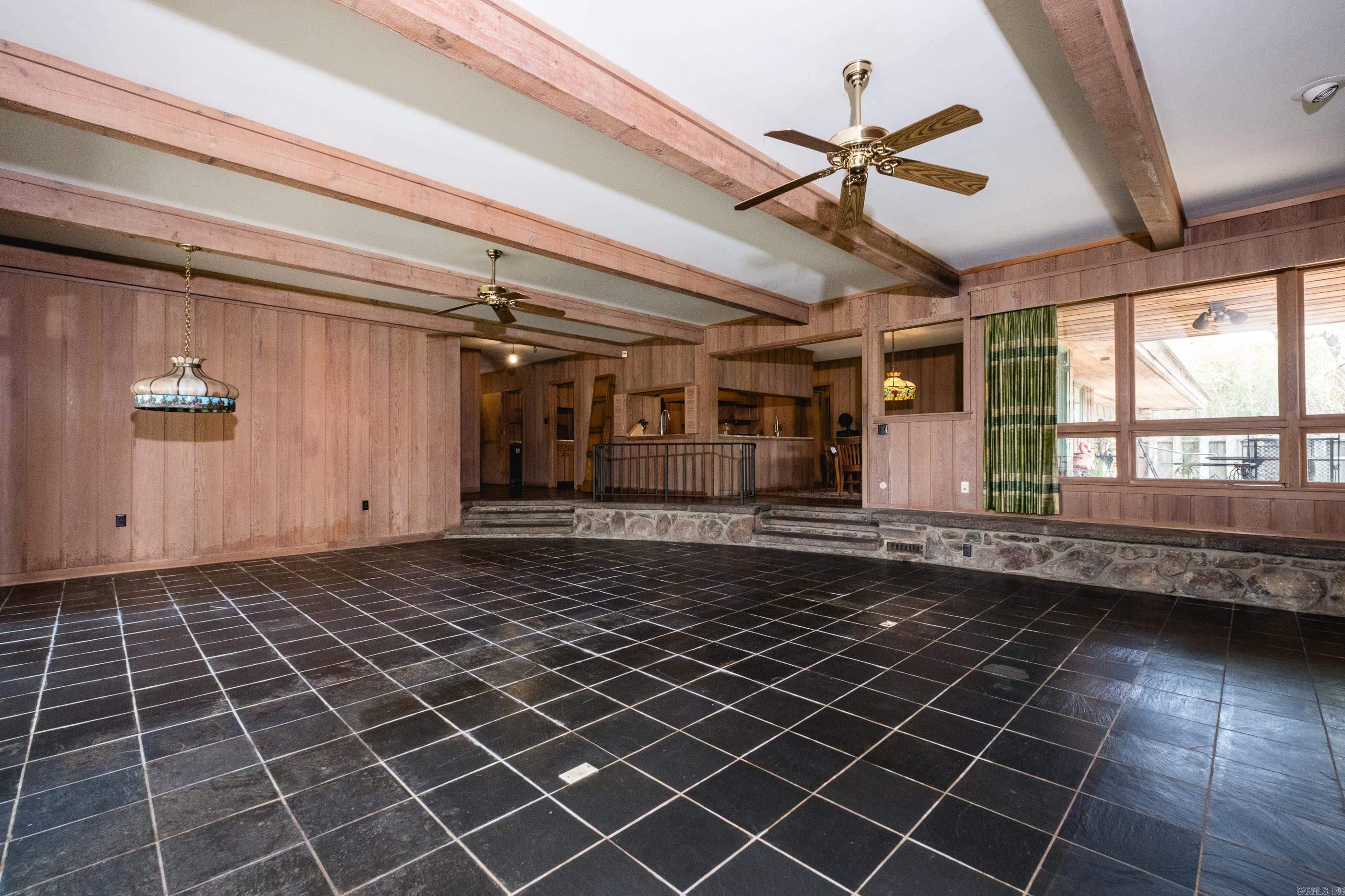 11909 Fairview Road Property Photo 17