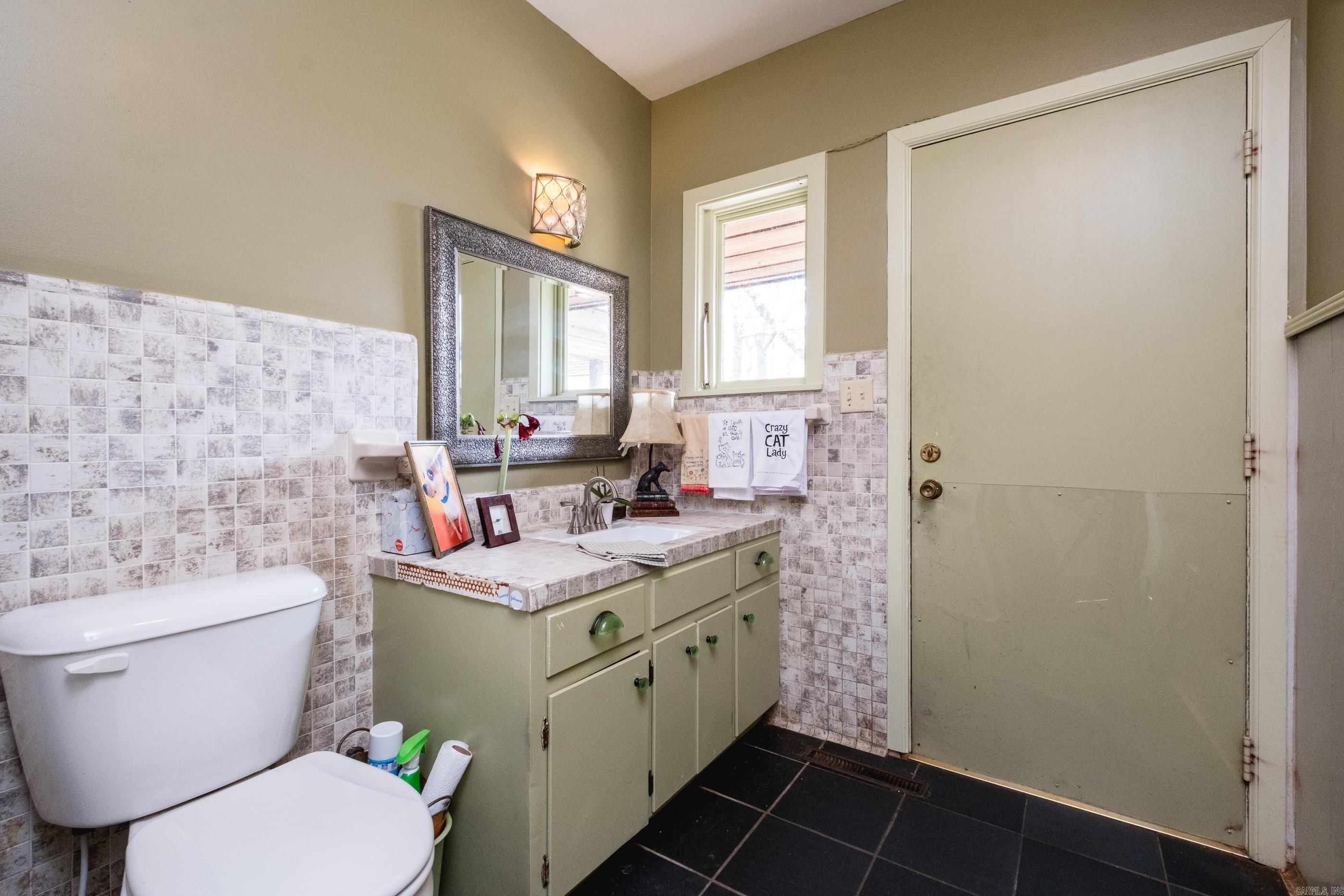 11909 Fairview Road Property Photo 18