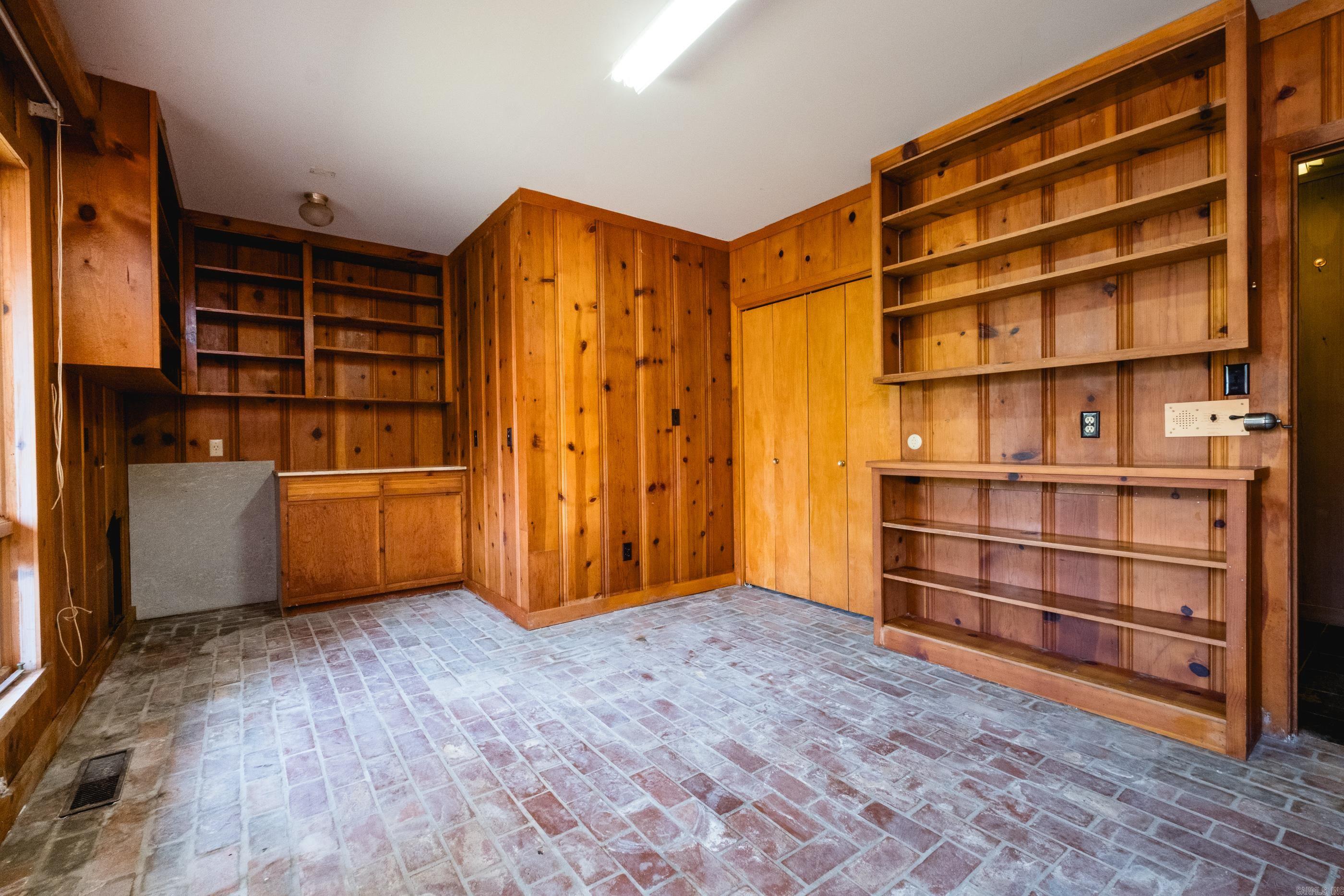 11909 Fairview Road Property Photo 19