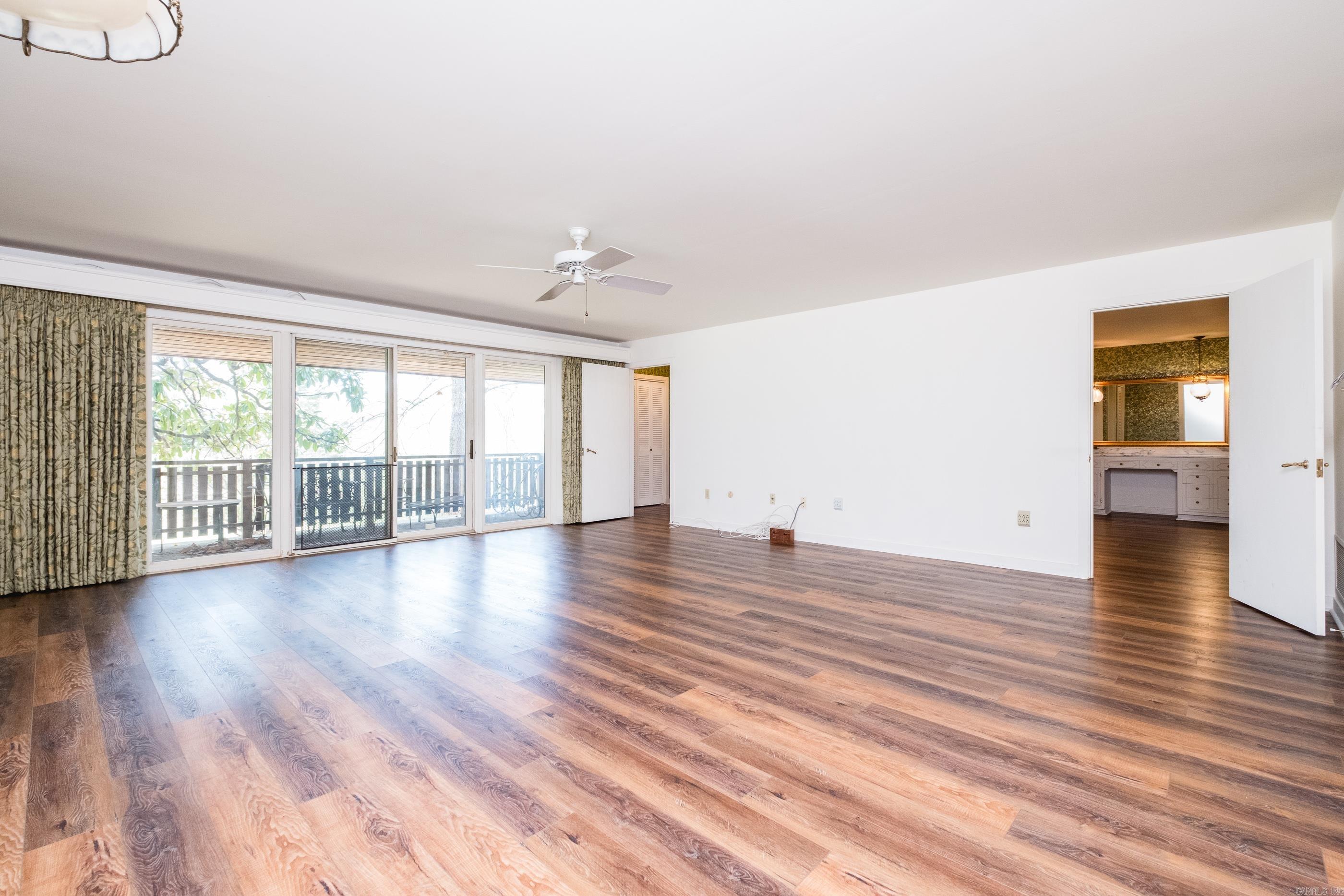 11909 Fairview Road Property Photo 23