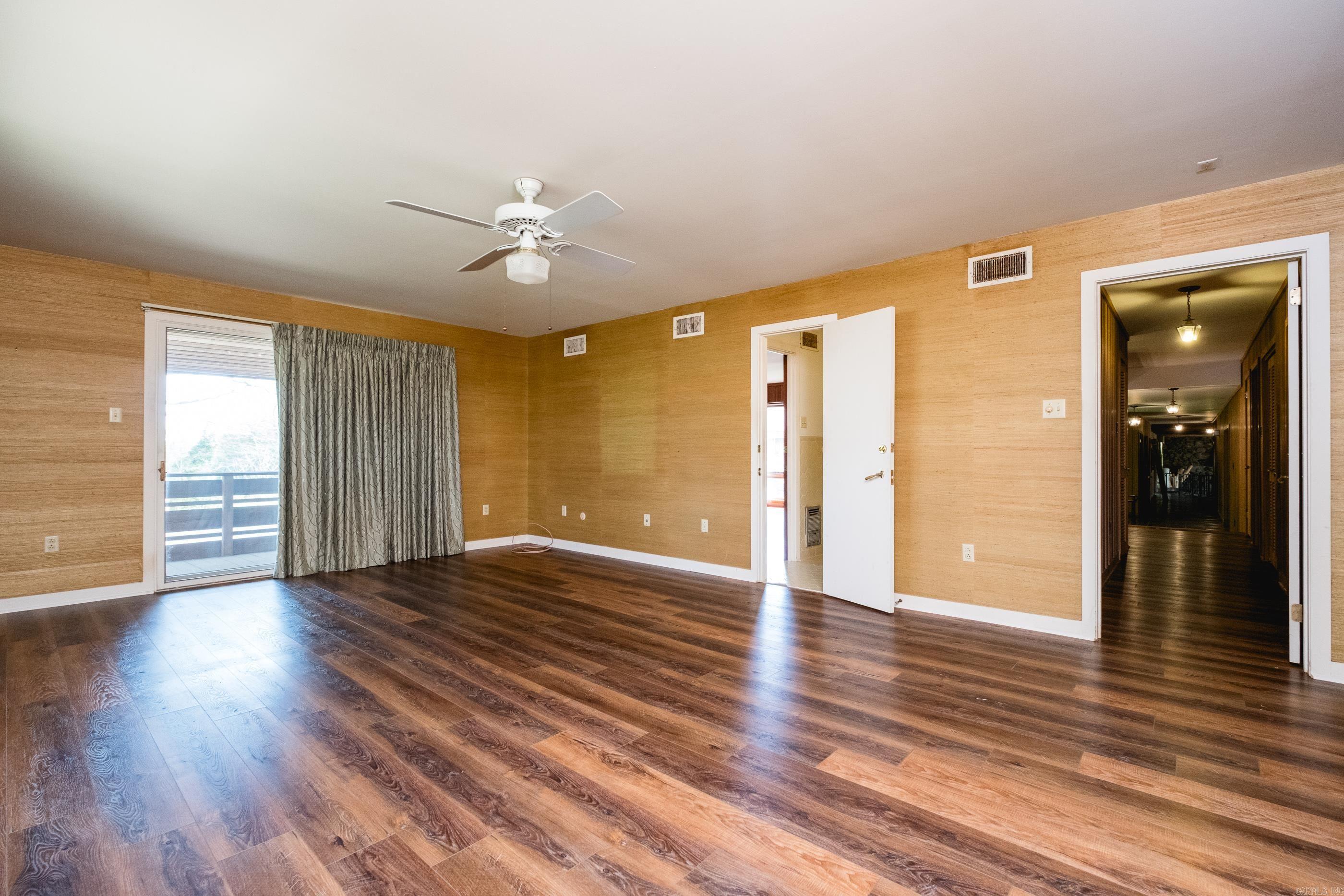 11909 Fairview Road Property Photo 30