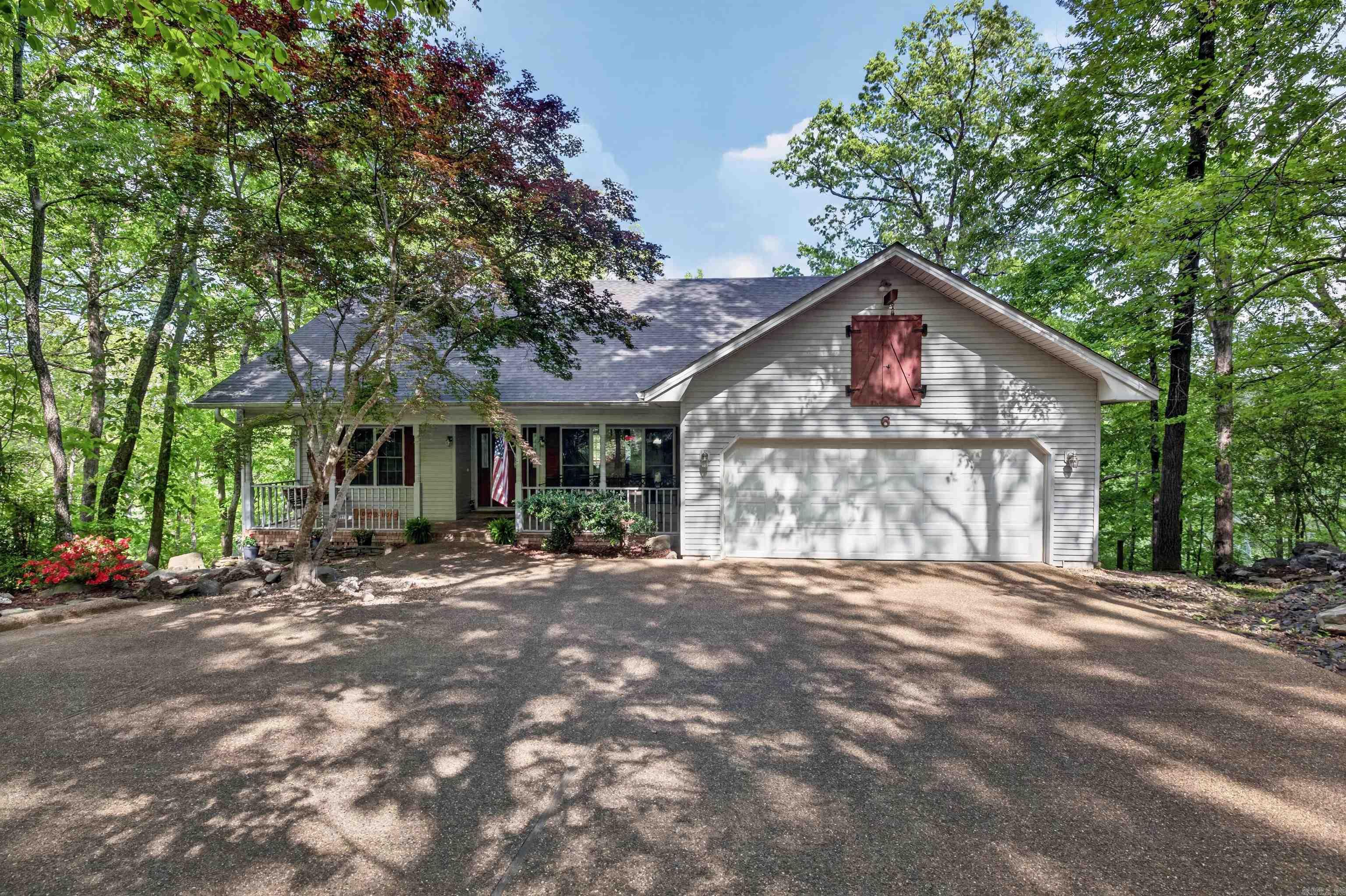 6 Tobarra Lane Property Photo 1