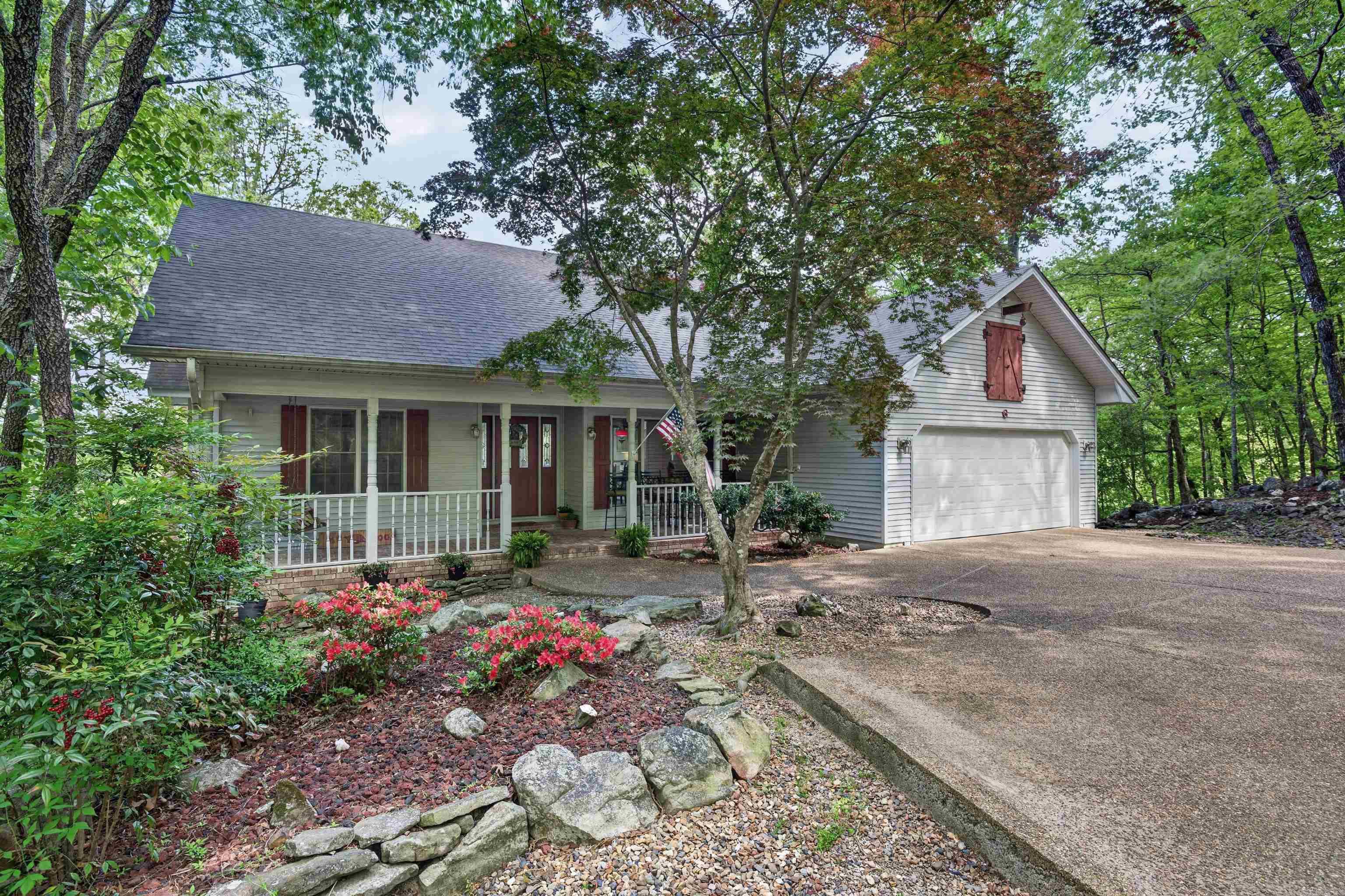 6 Tobarra Lane Property Photo 2