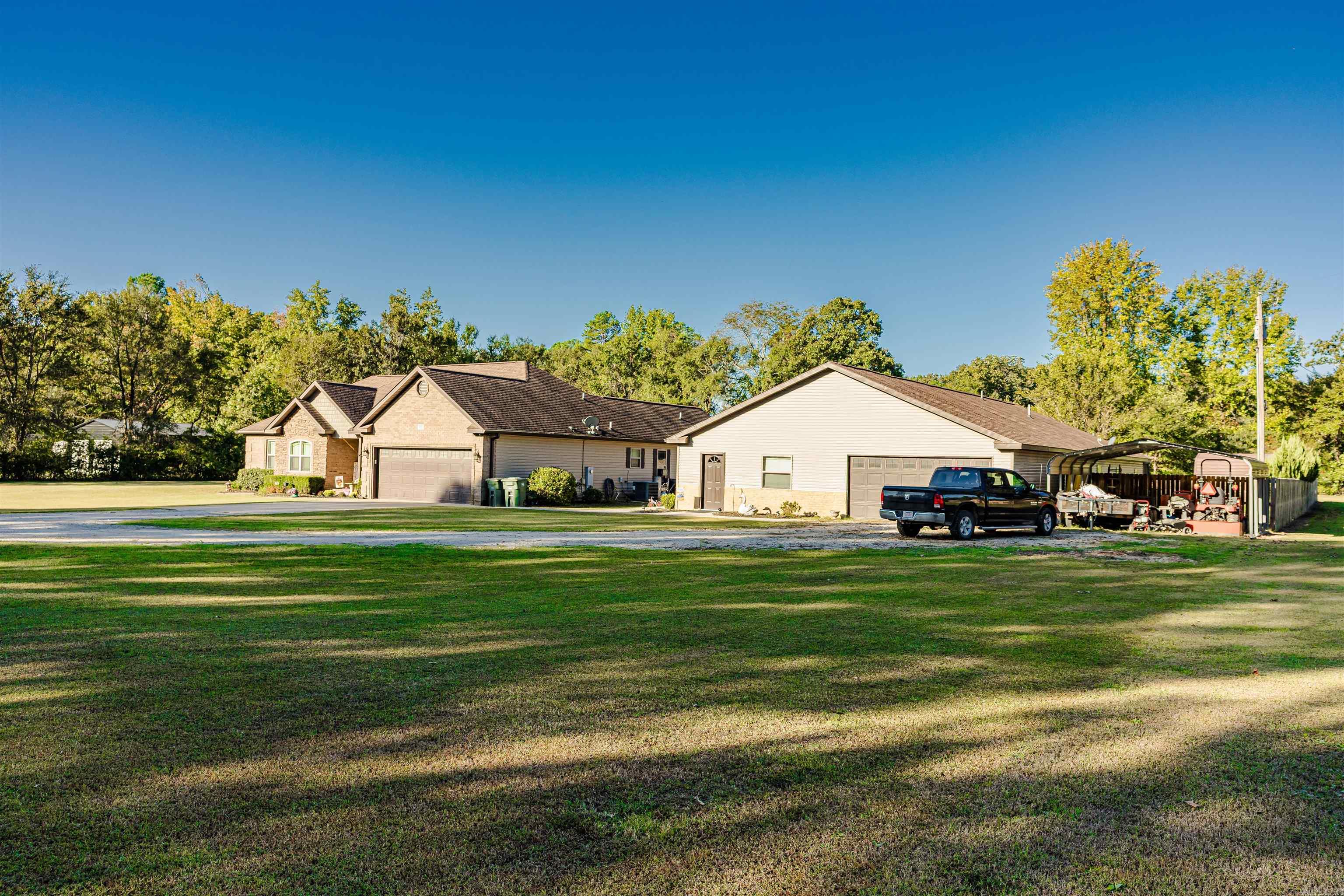 137 County Road 765 Property Photo 3
