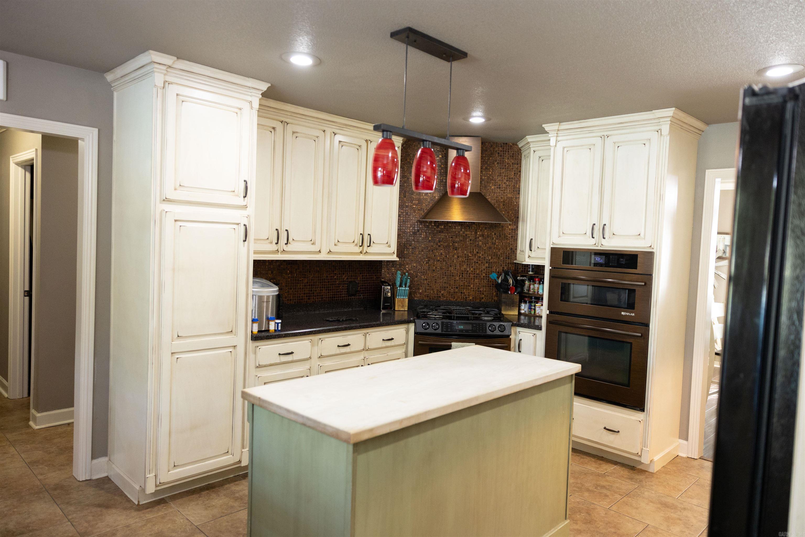 137 County Road 765 Property Photo 15