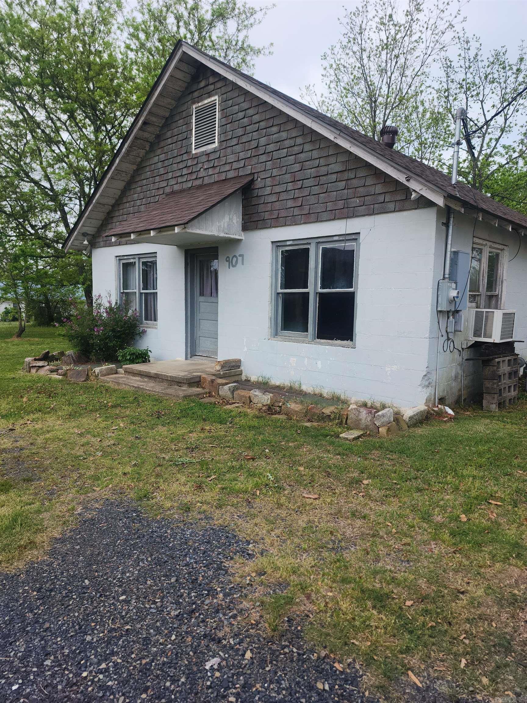 907 S Reine Property Photo 9