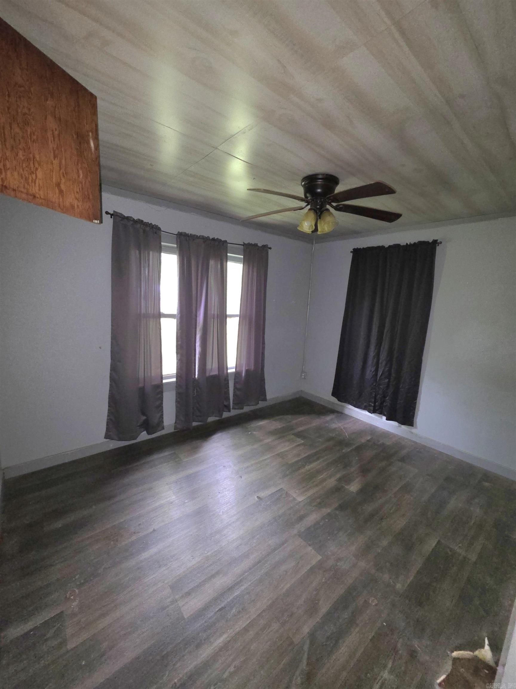 907 S Reine Property Photo 14