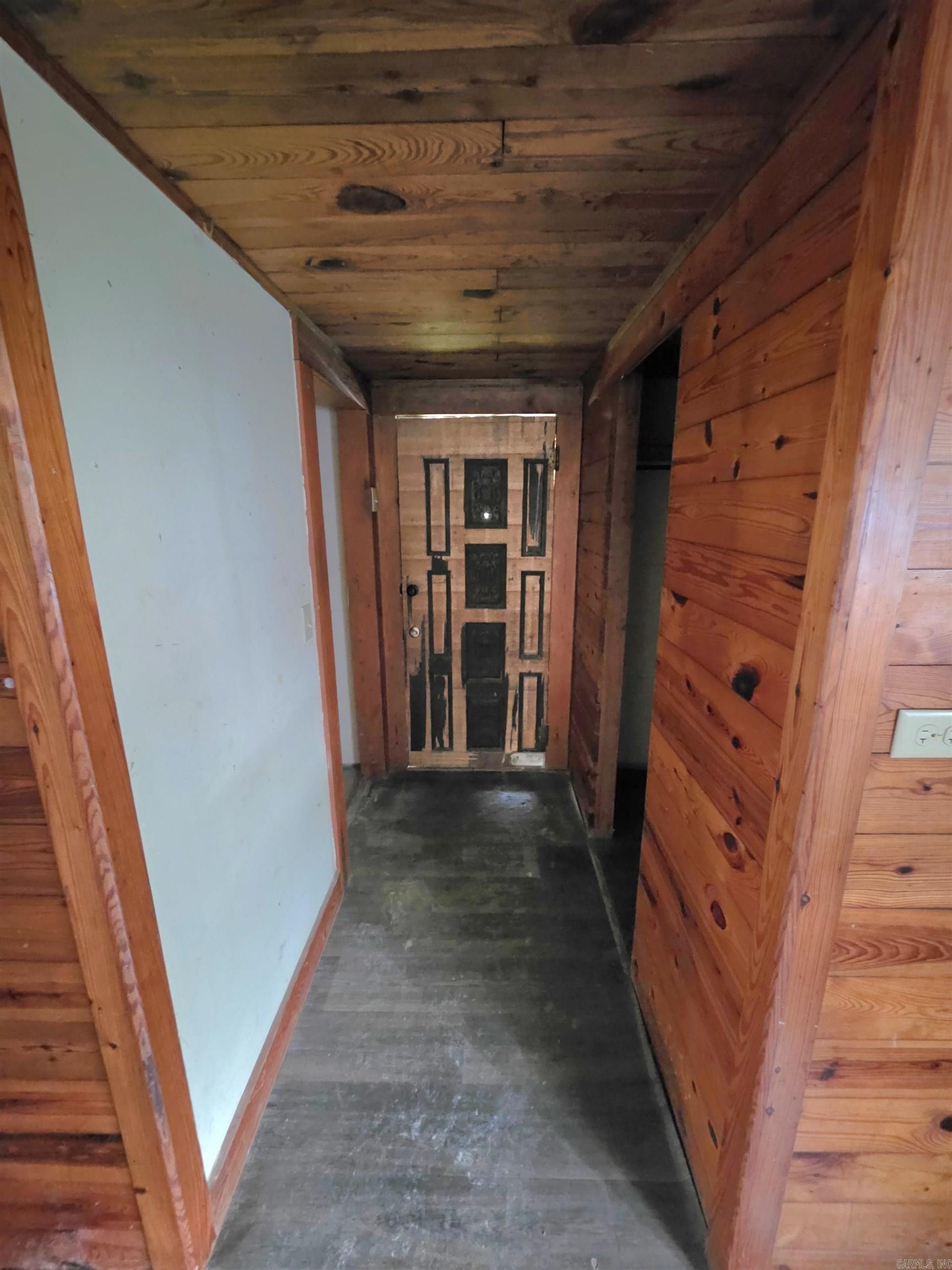 907 S Reine Property Photo 18