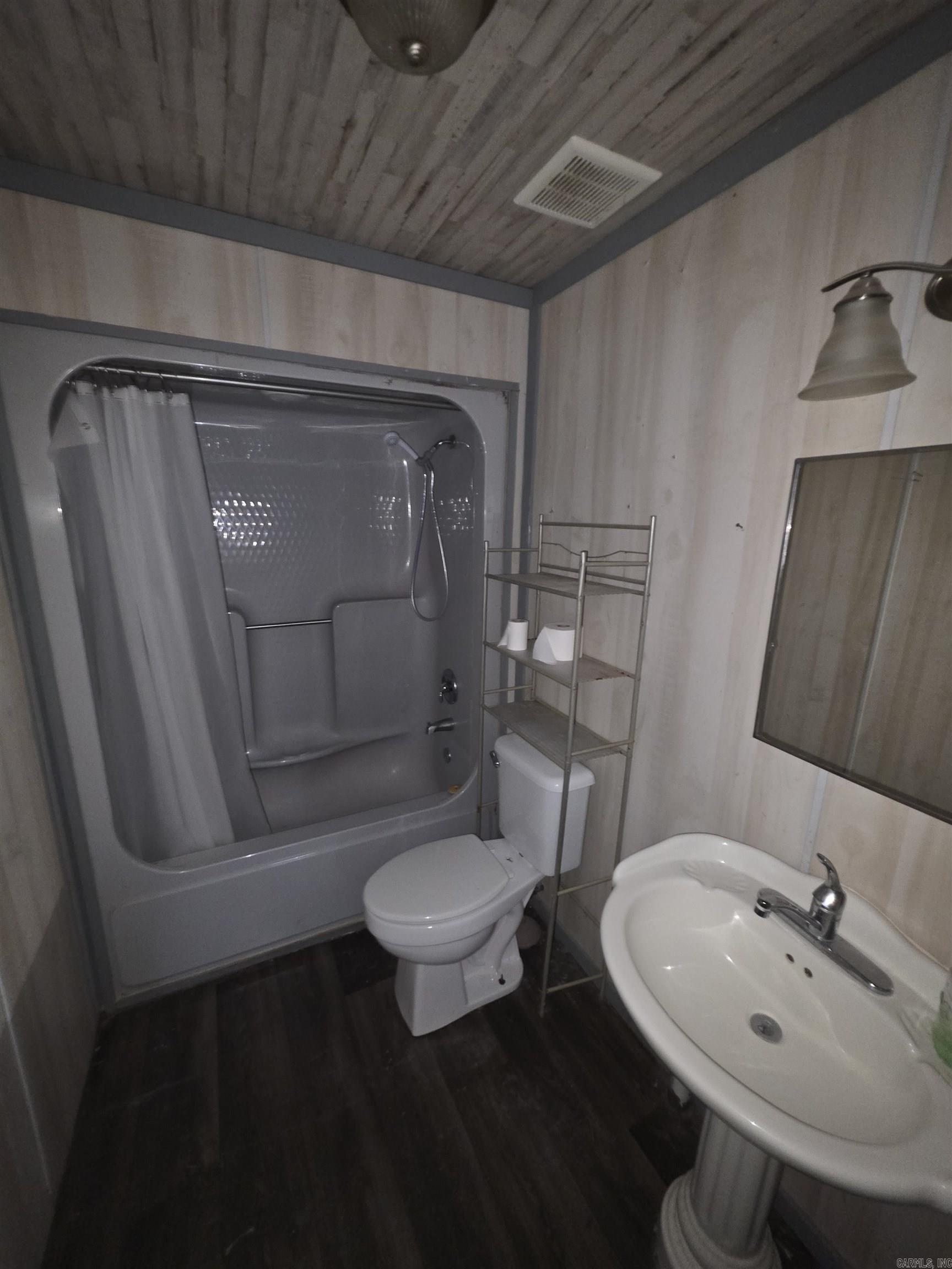 907 S Reine Property Photo 26