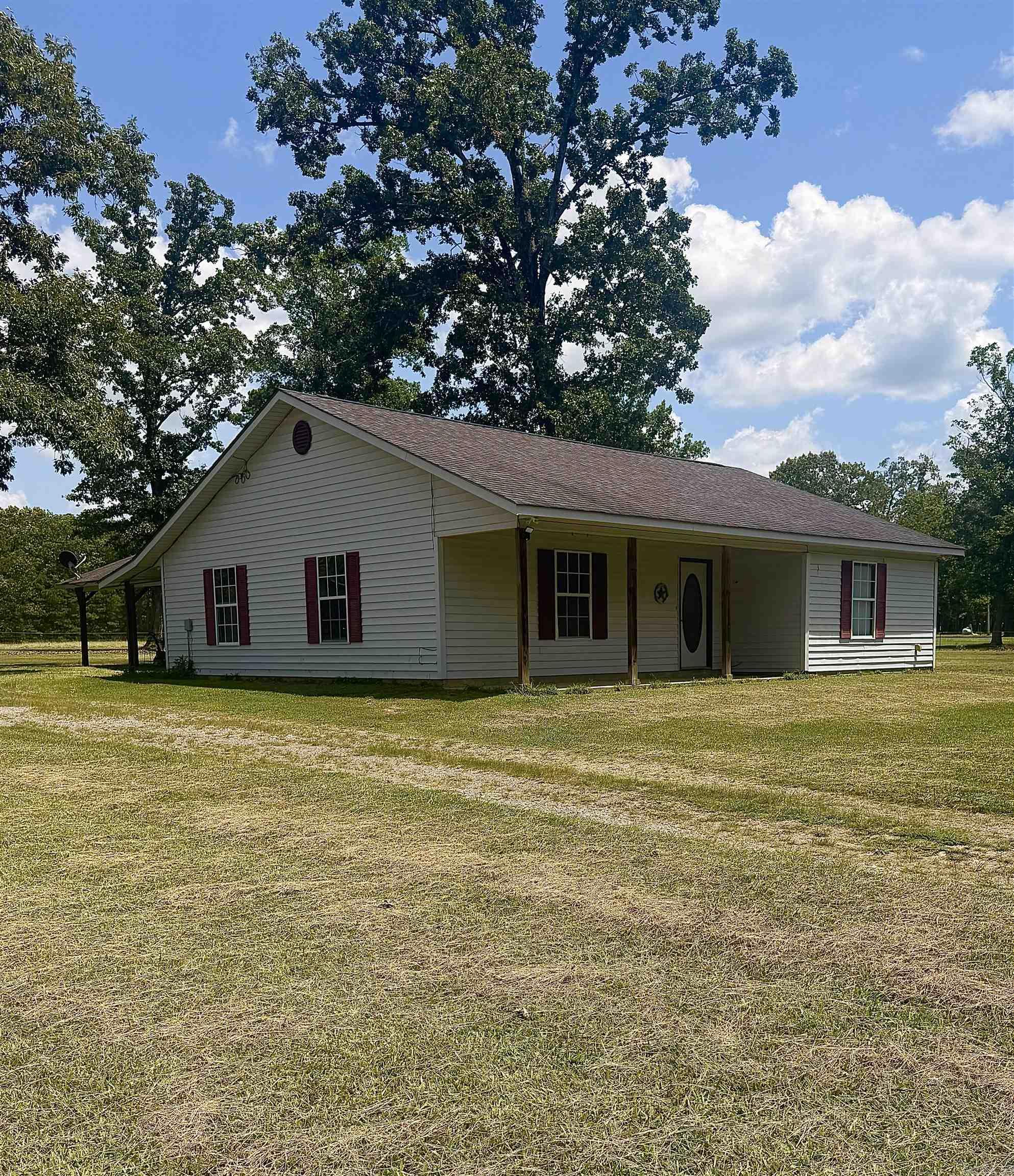 450 Pinewood Road Property Photo 1