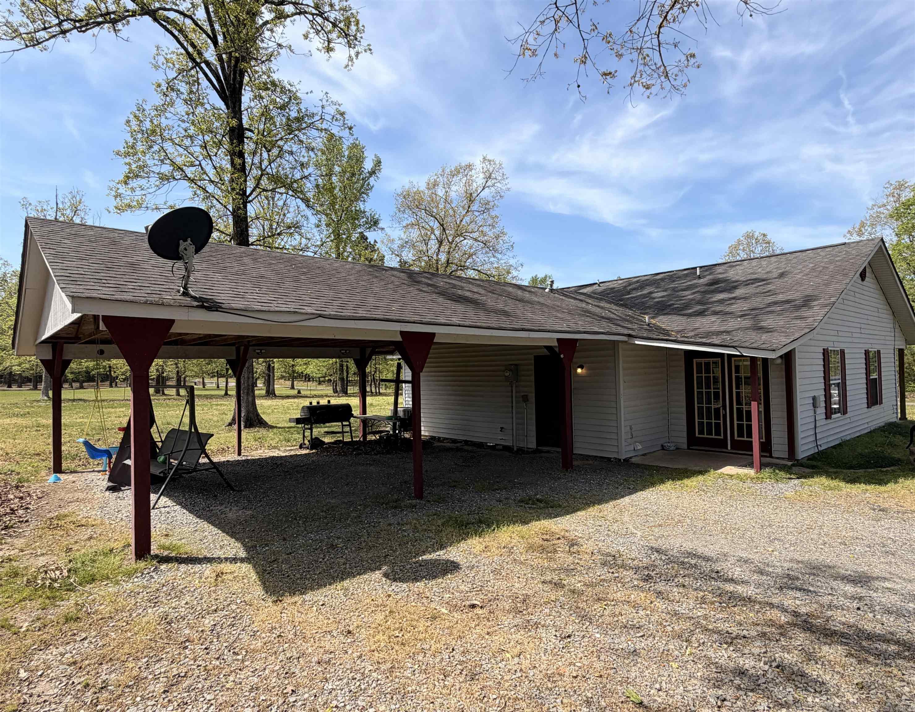450 Pinewood Road Property Photo 2