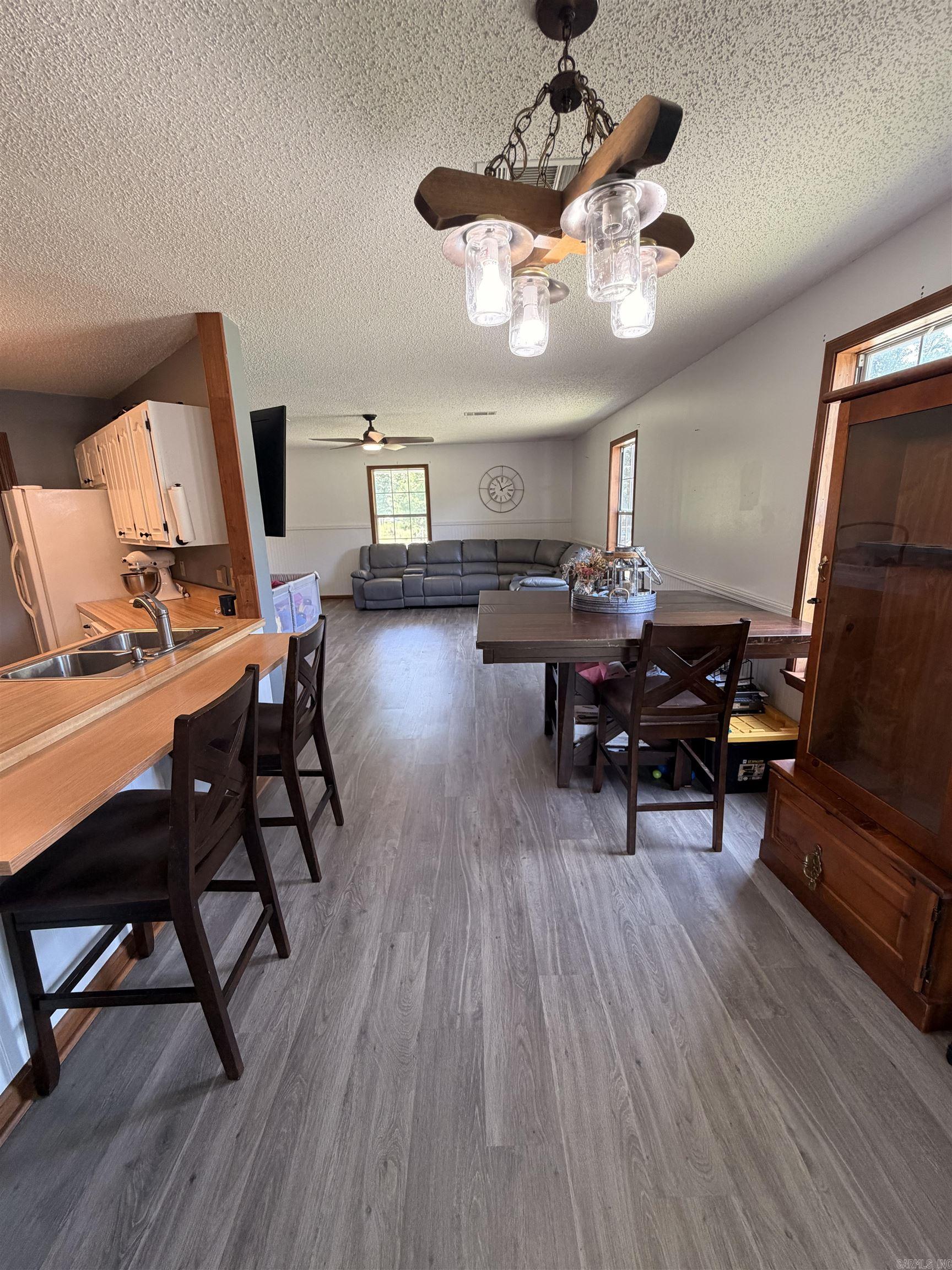 450 Pinewood Road Property Photo 3